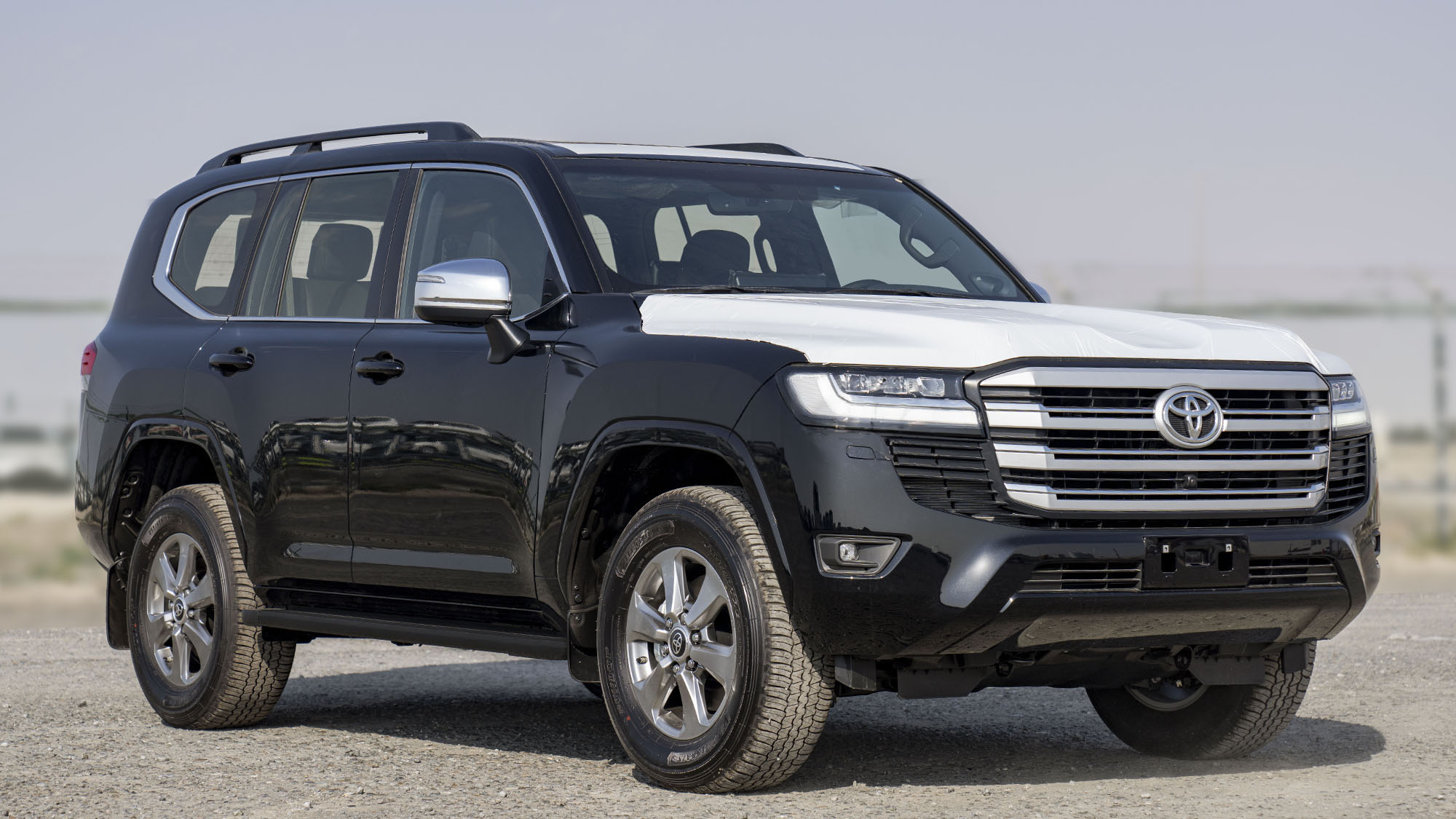 TOYOTA LAND CRUISER LC300 VX 3.5P AT _ black