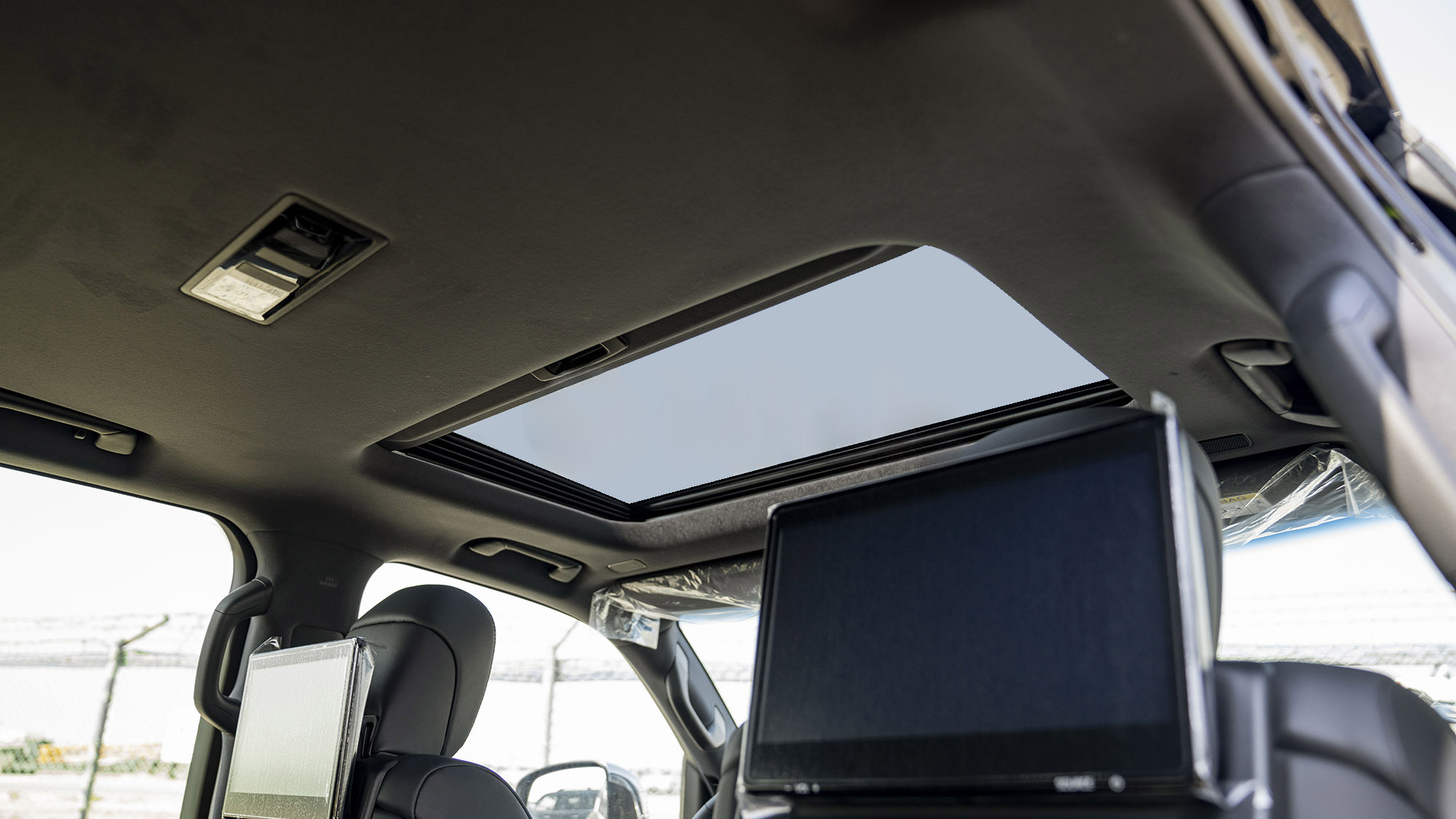 TOYOTA LAND CRUISER LC300 VX 3.5P AT _ black