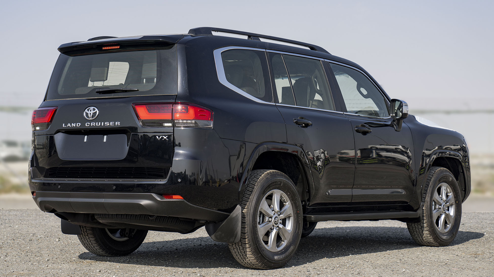 TOYOTA LAND CRUISER LC300 VX 3.5P AT _ black