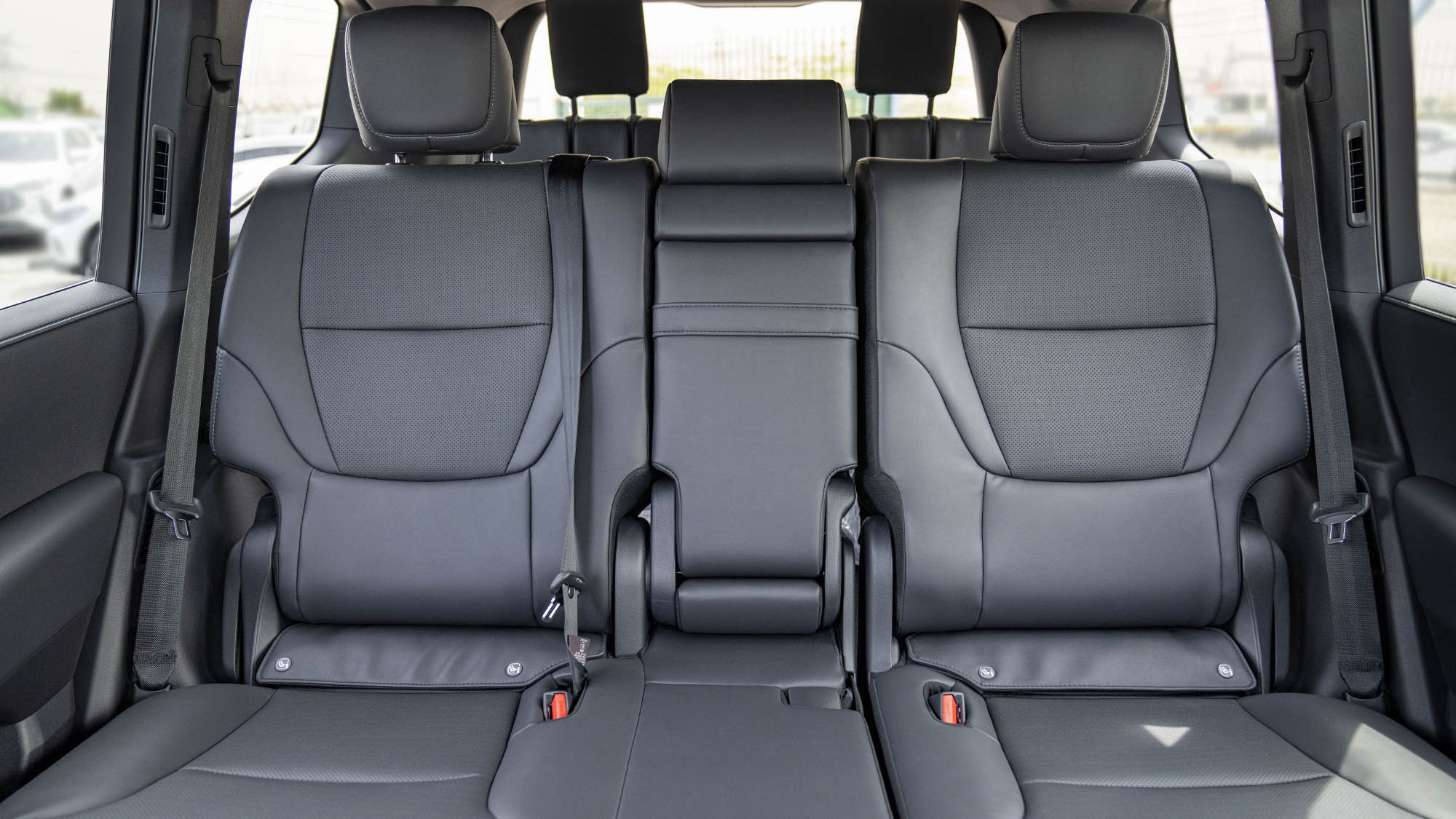 TOYOTA LAND CRUISER LC300 VX 3.5P AT _ gray