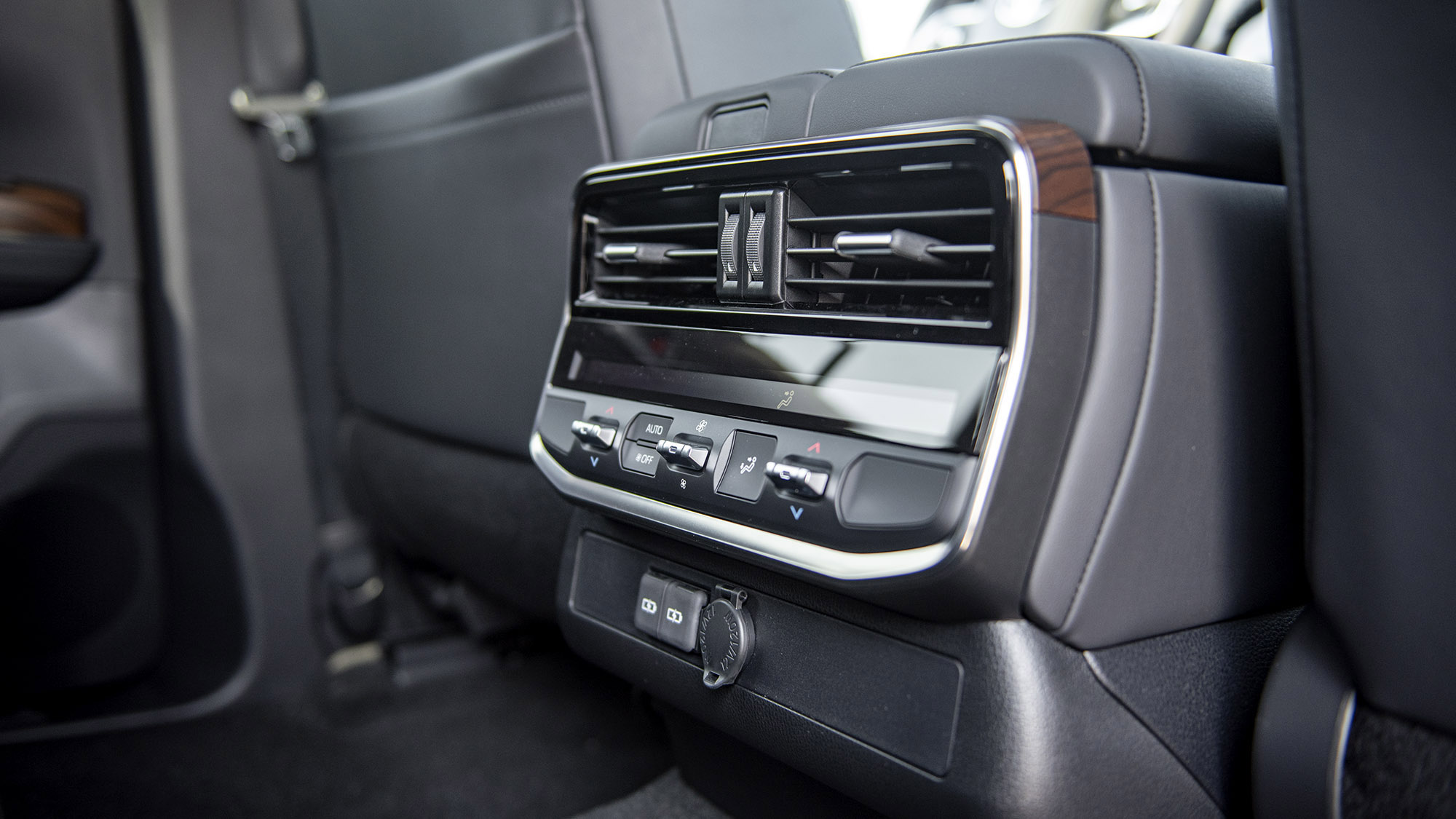 TOYOTA LAND CRUISER LC300 VX 3.5P AT