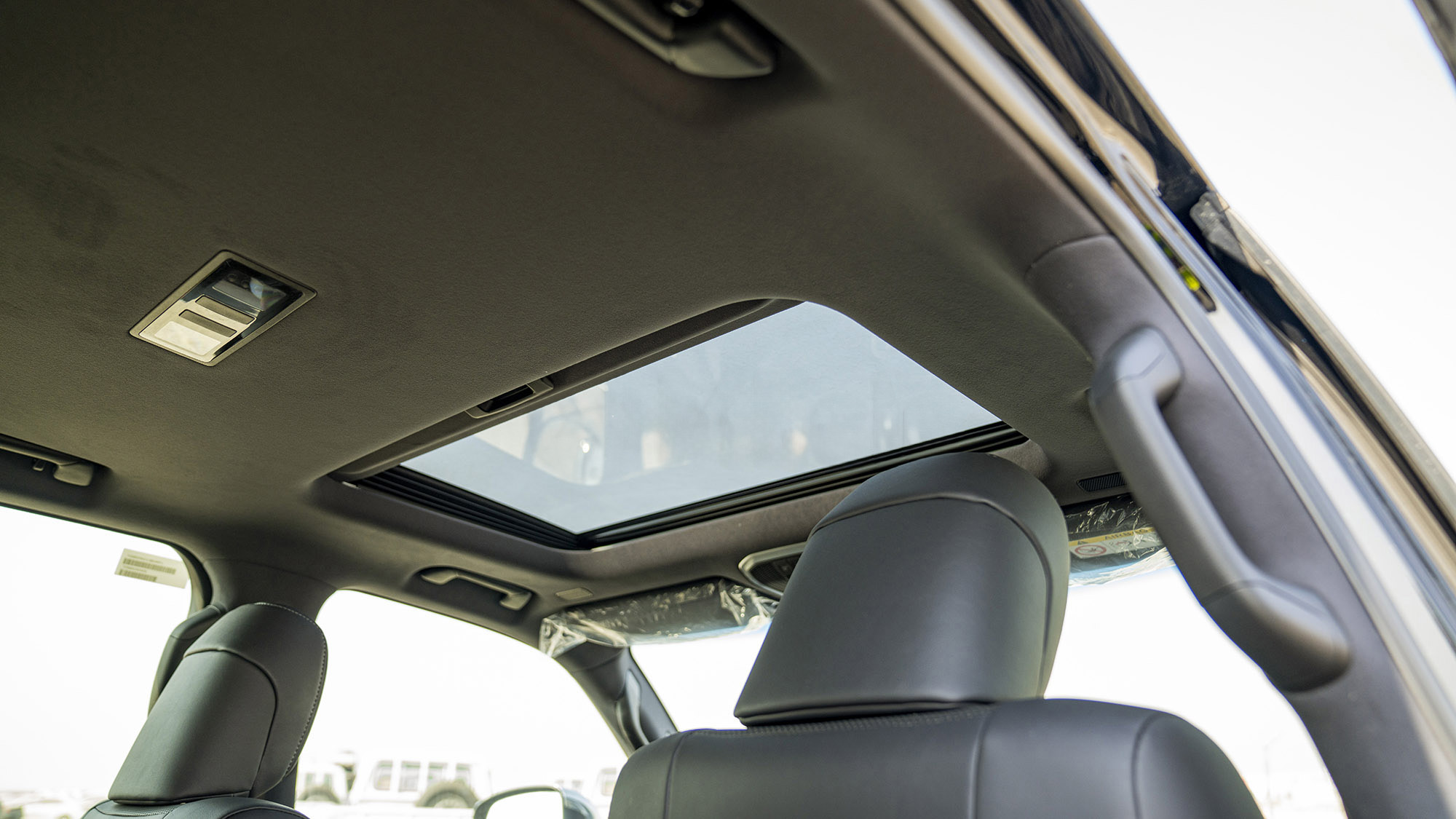 TOYOTA LAND CRUISER LC300 VX 4.0p - black