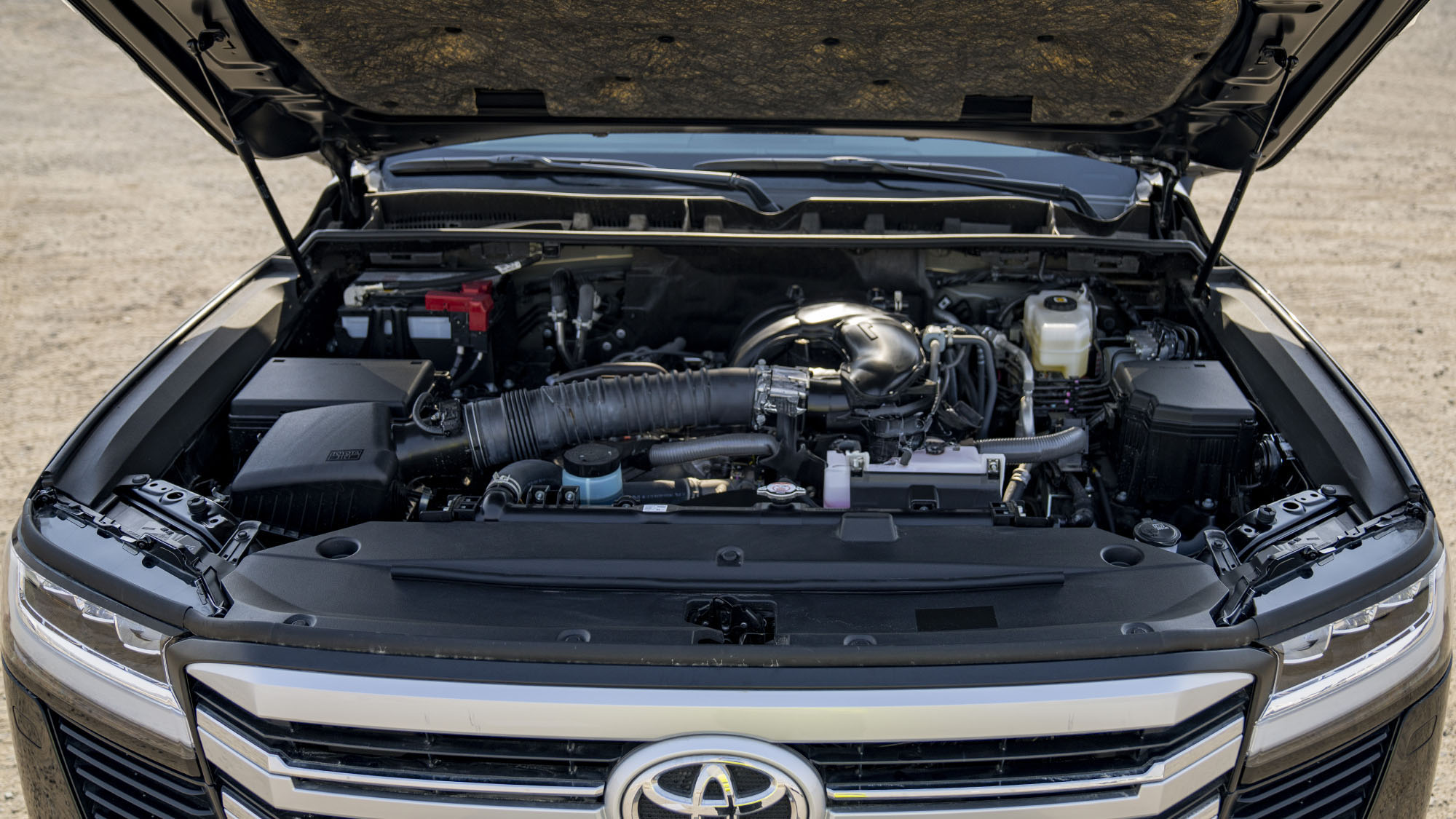 TOYOTA LAND CRUISER LC300 VX 4.0p - black