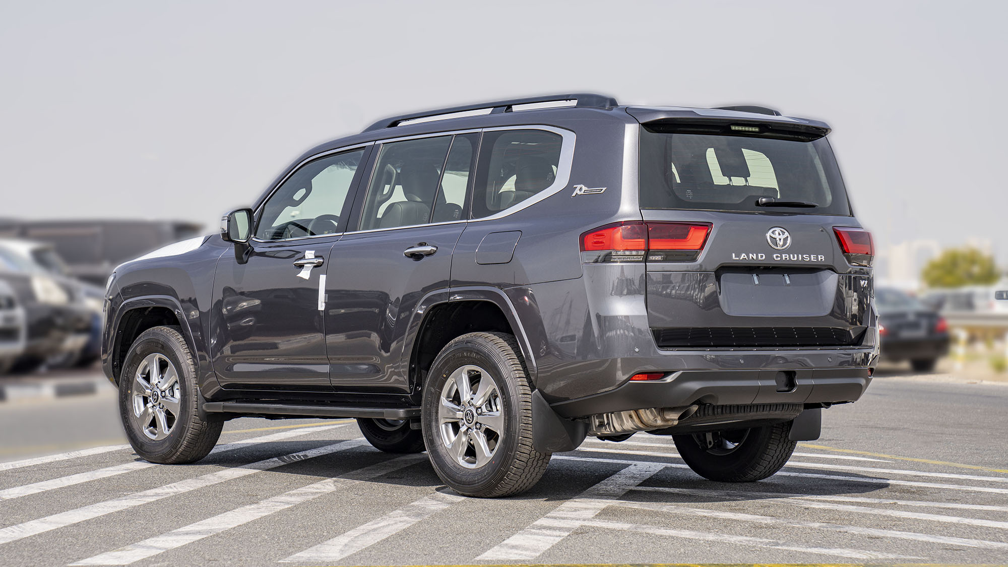 TOYOTA LAND CRUISER LC300 VX 4.0p grey