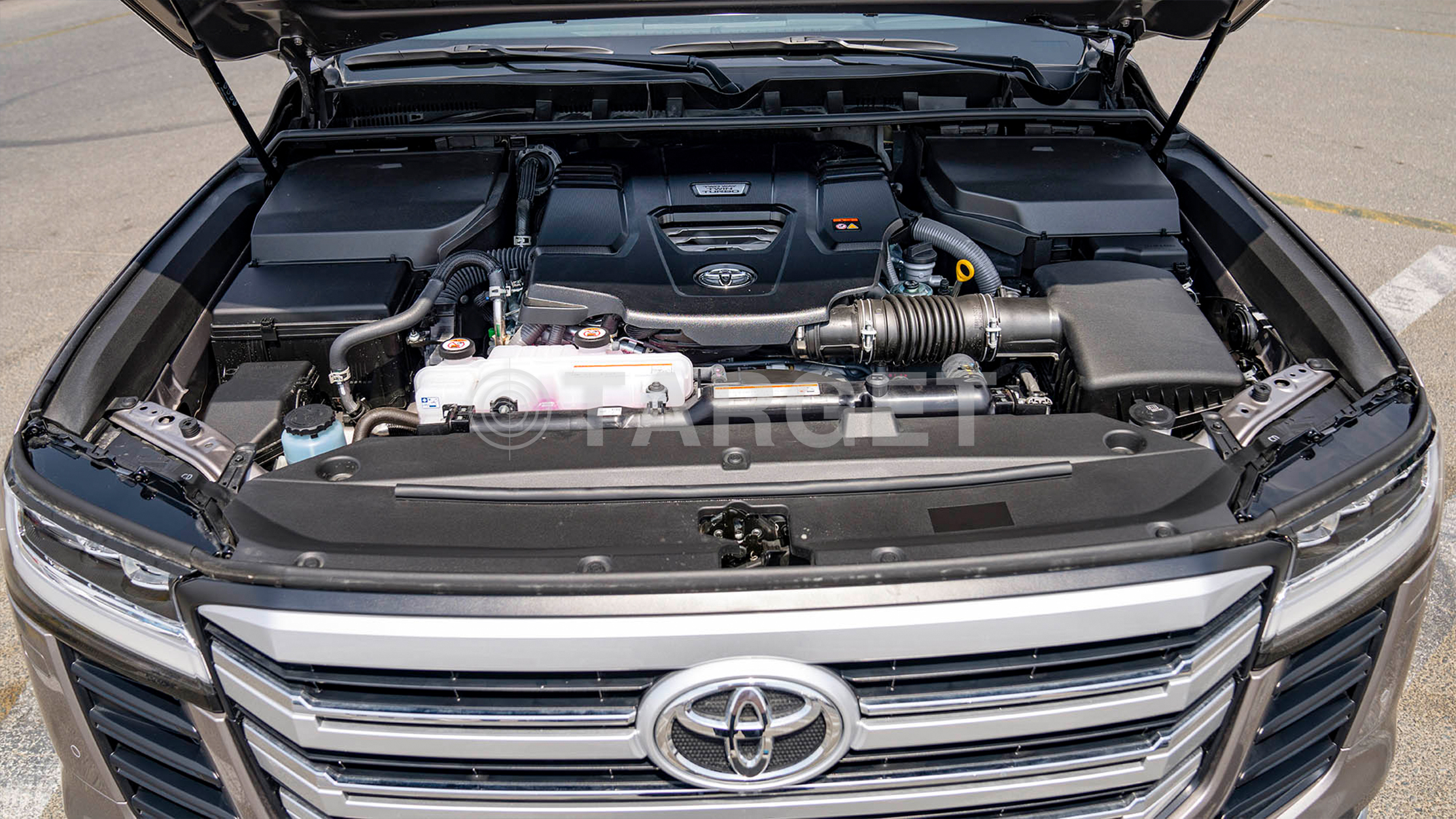 TOYOTA LAND CRUISER LC300 VXR 3.3D AT _ bronze