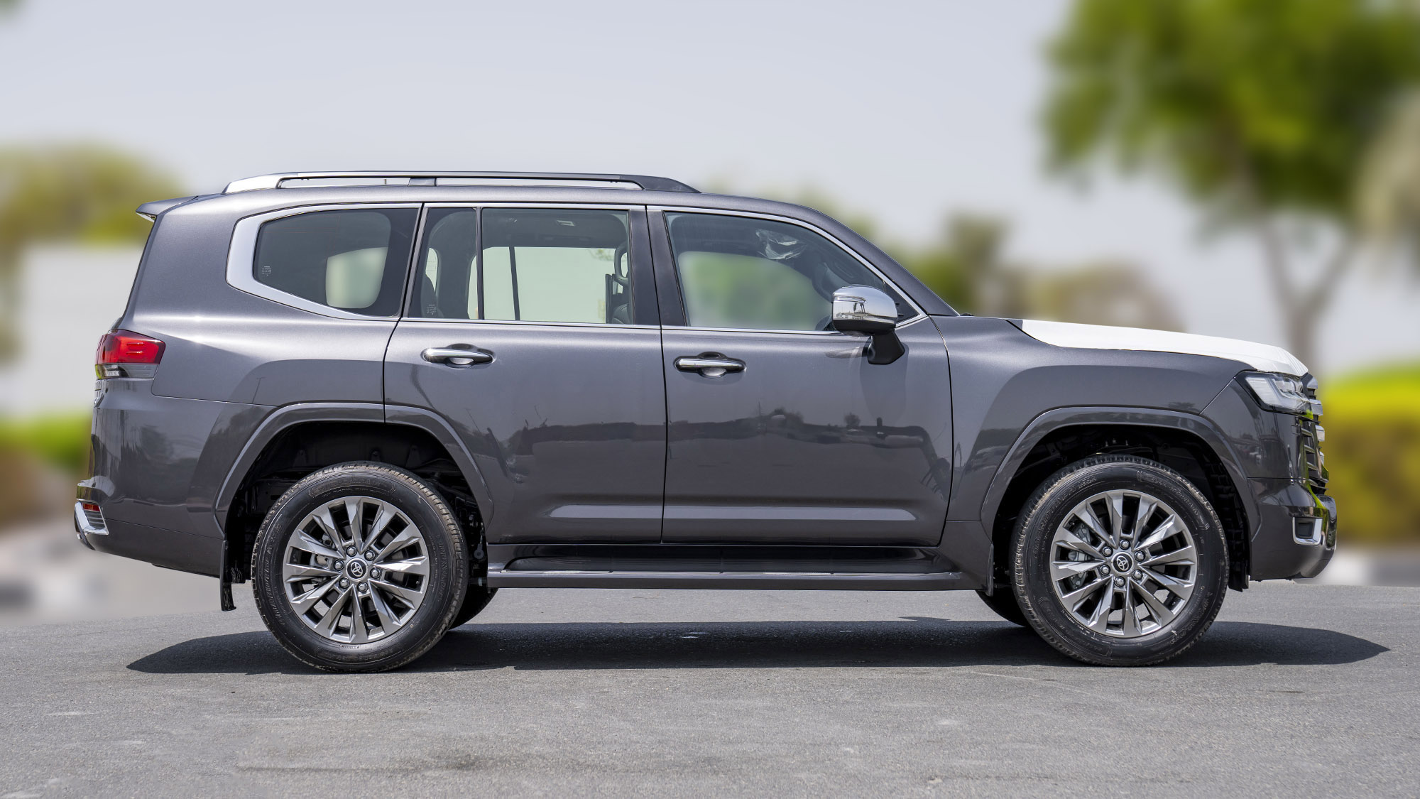 TOYOTA LAND CRUISER LC300 VXR 3.3D AT _ gray