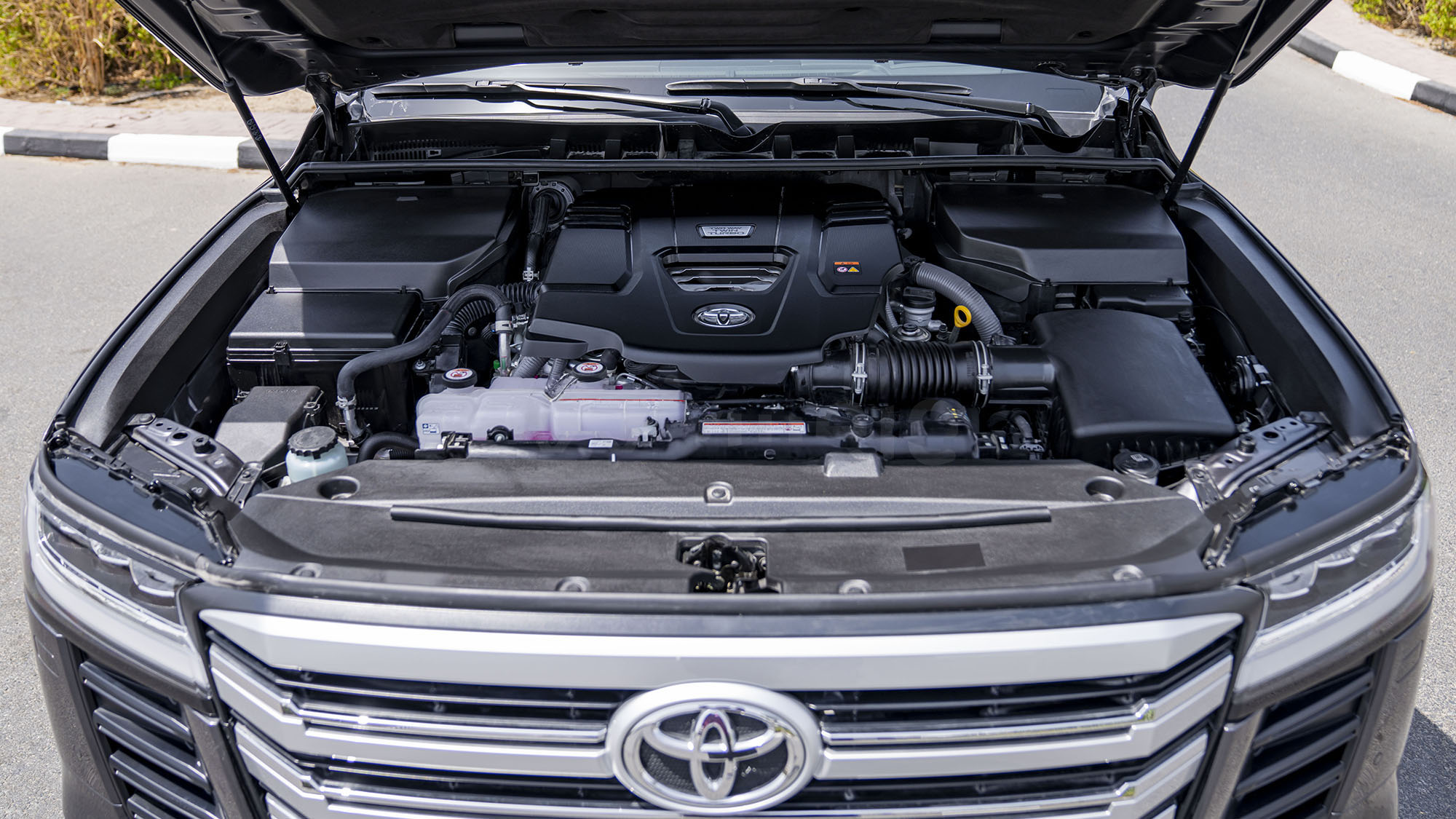 TOYOTA LAND CRUISER LC300 VXR 3.3D AT _ gray