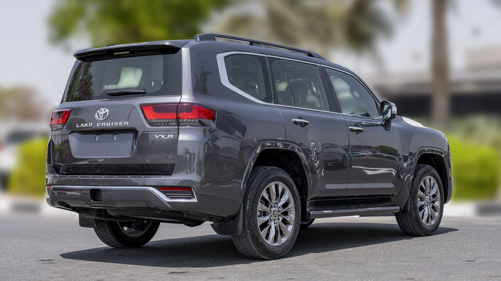 TOYOTA LAND CRUISER LC300 VXR 3.3D AT _ gray