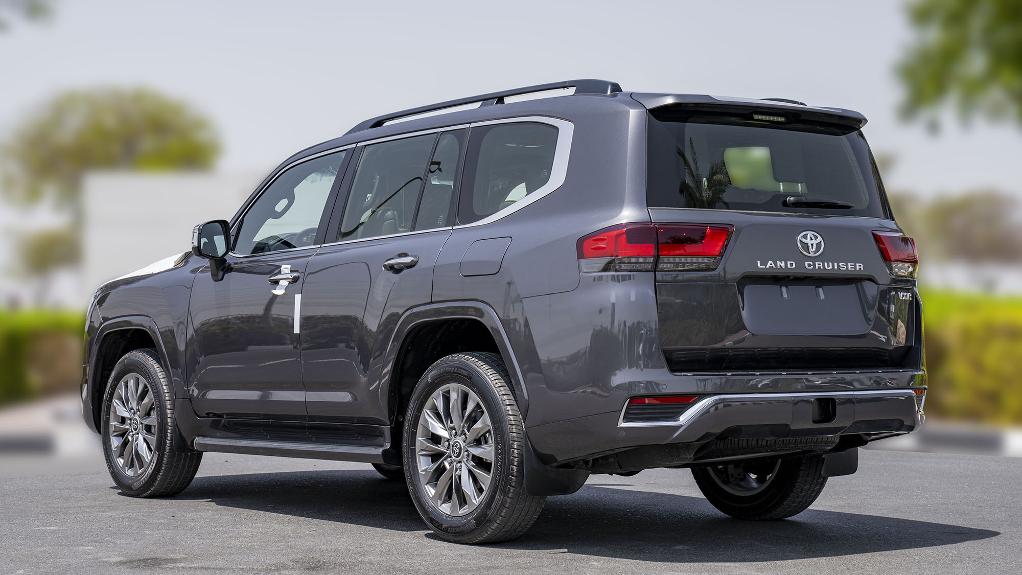 TOYOTA LAND CRUISER LC300 VXR 3.3D AT _ gray