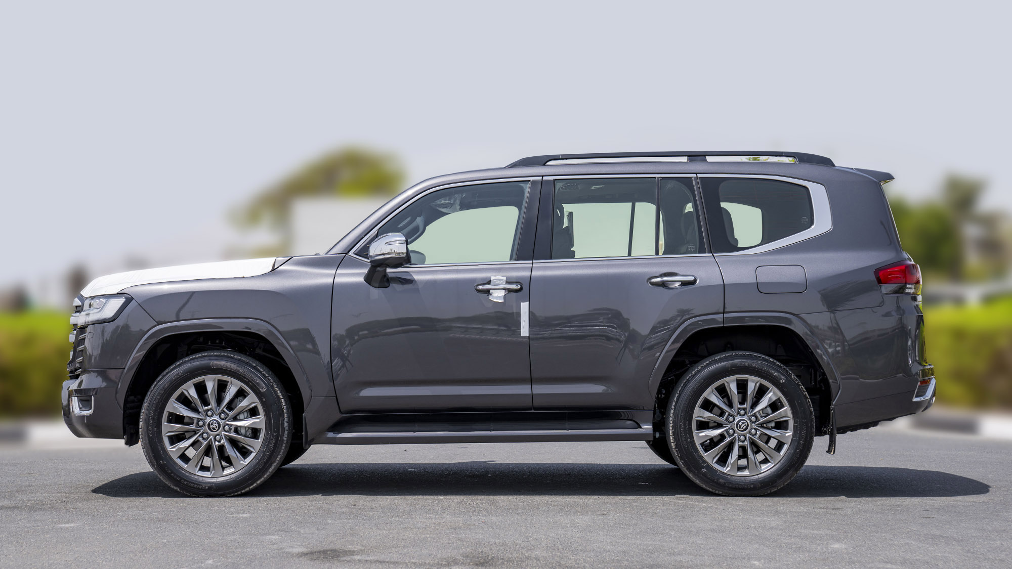 TOYOTA LAND CRUISER LC300 VXR 3.3D AT _ gray