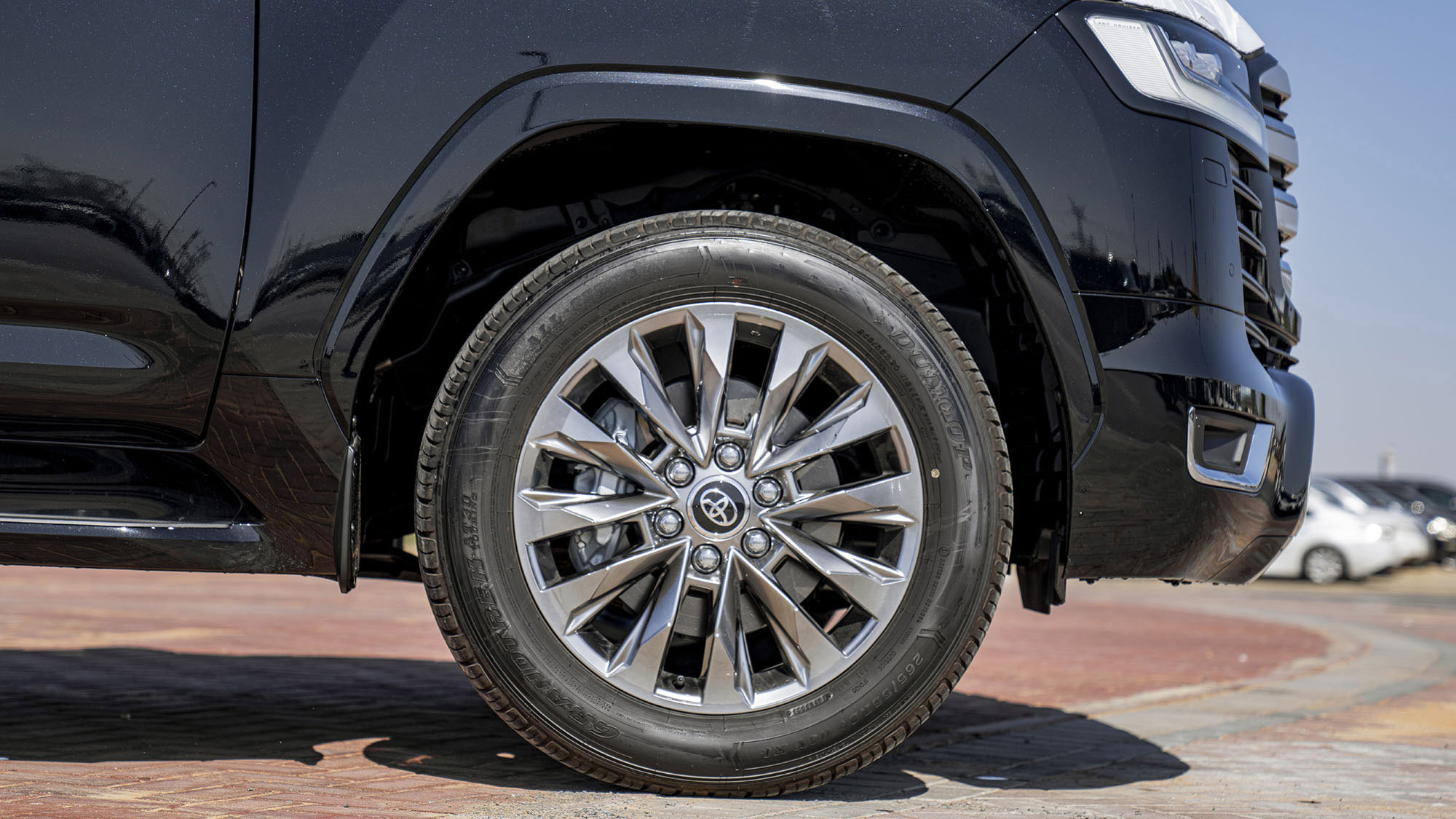 TOYOTA LAND CRUISER LC300 VXR 3.5P AT _ BLACK