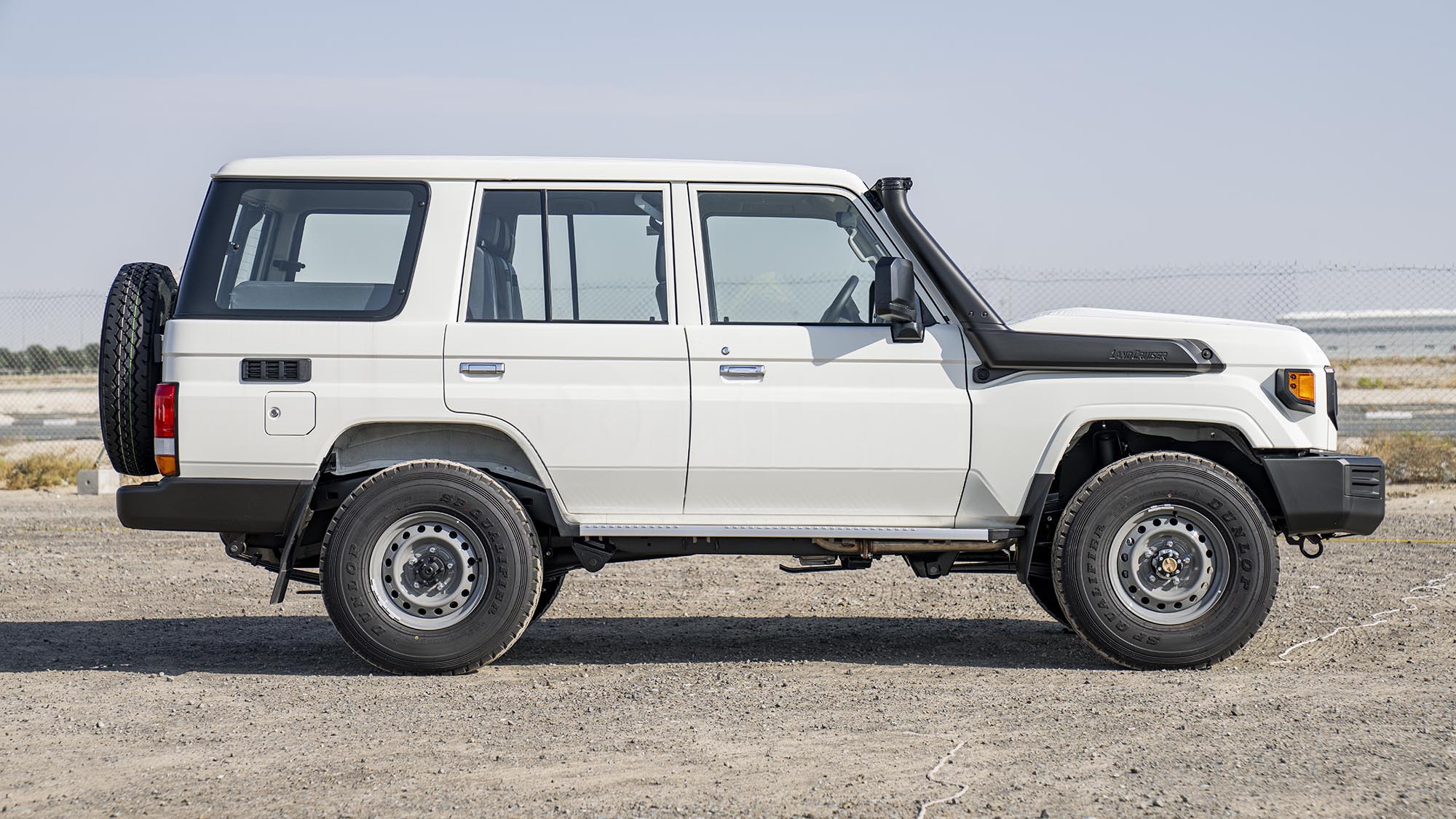 TOYOTA LAND CRUISER LC76 4.2D MT