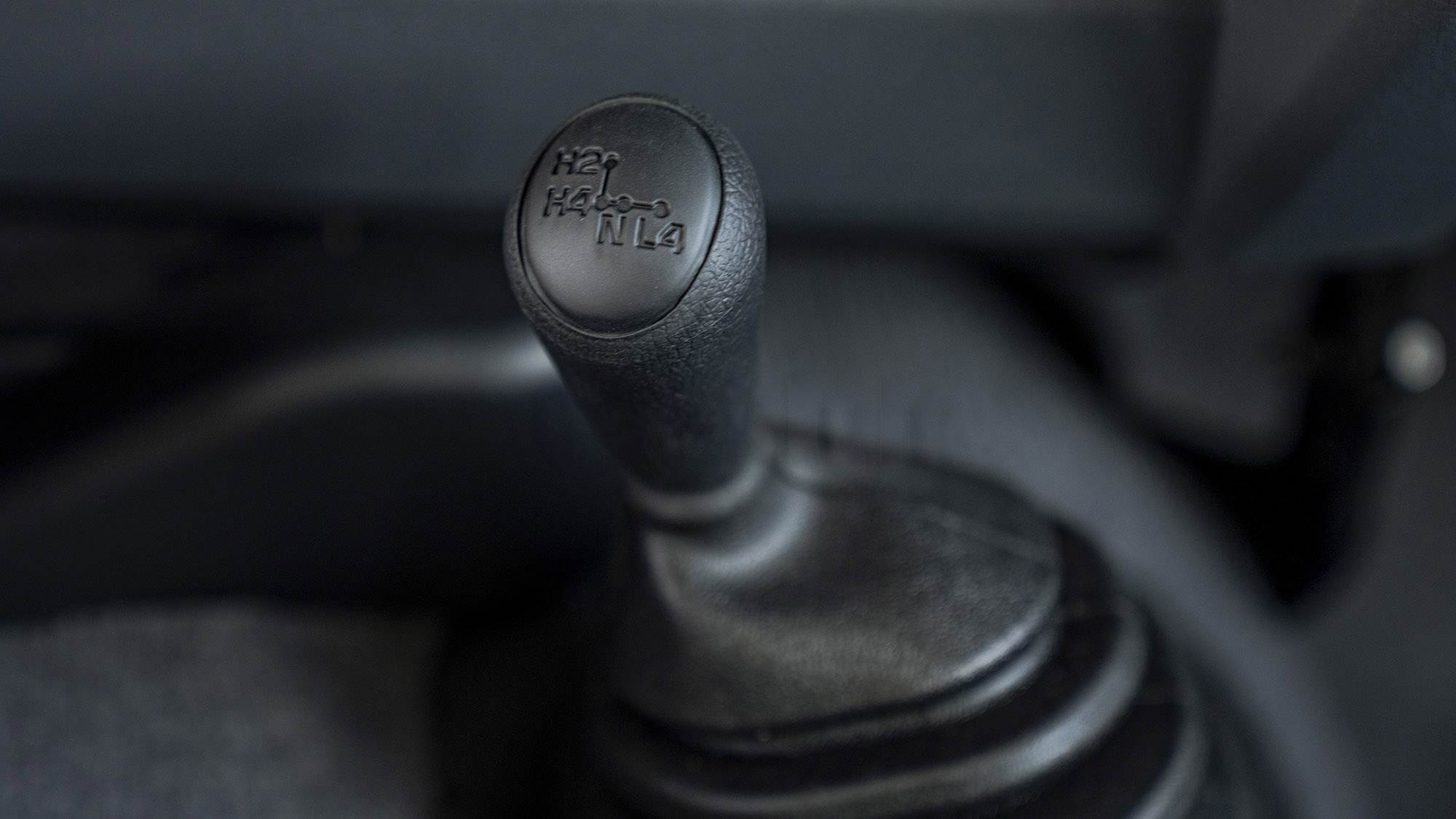 TOYOTA LAND CRUISER LC76 4.2D MT