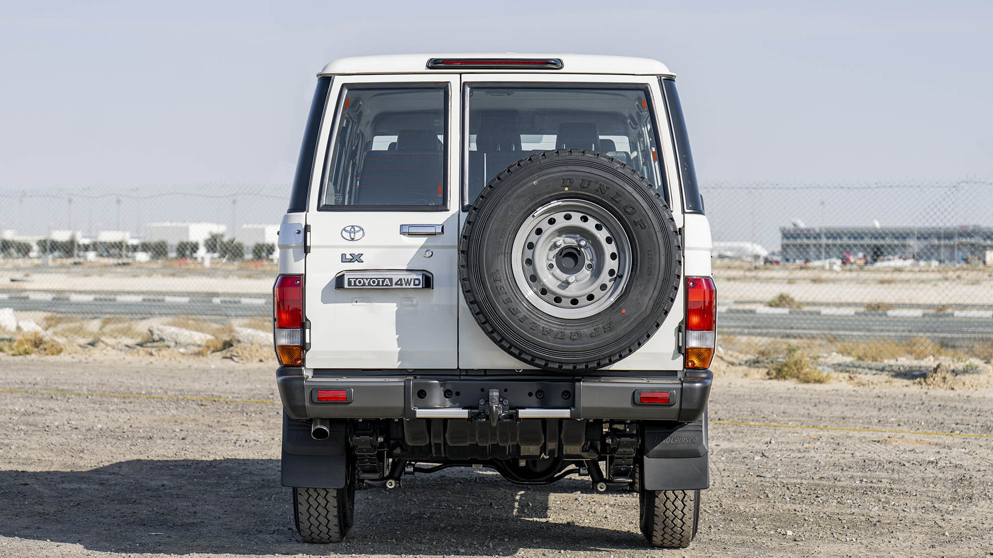 TOYOTA LAND CRUISER LC76 4.2D MT