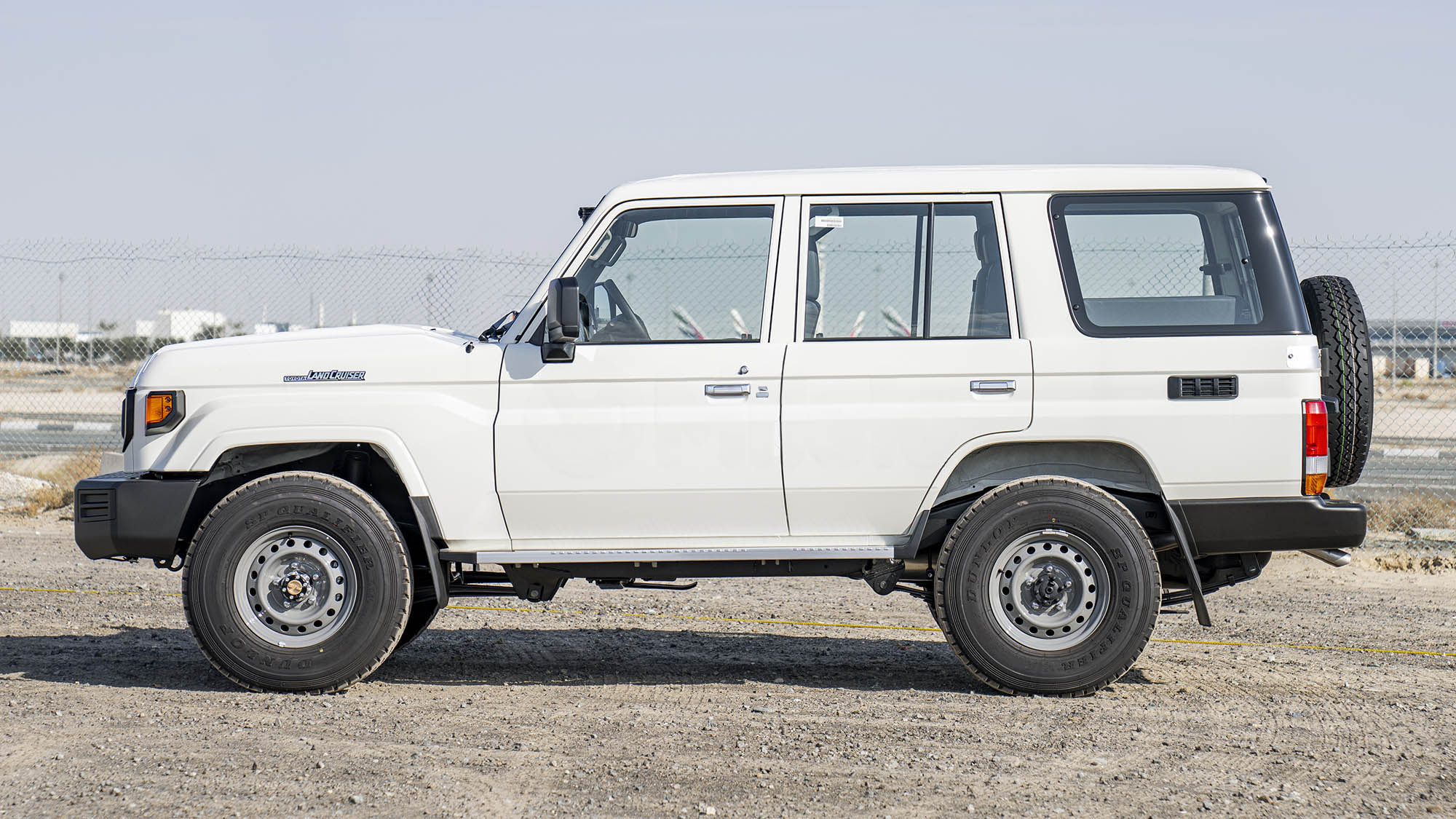 TOYOTA LAND CRUISER LC76 4.2D MT