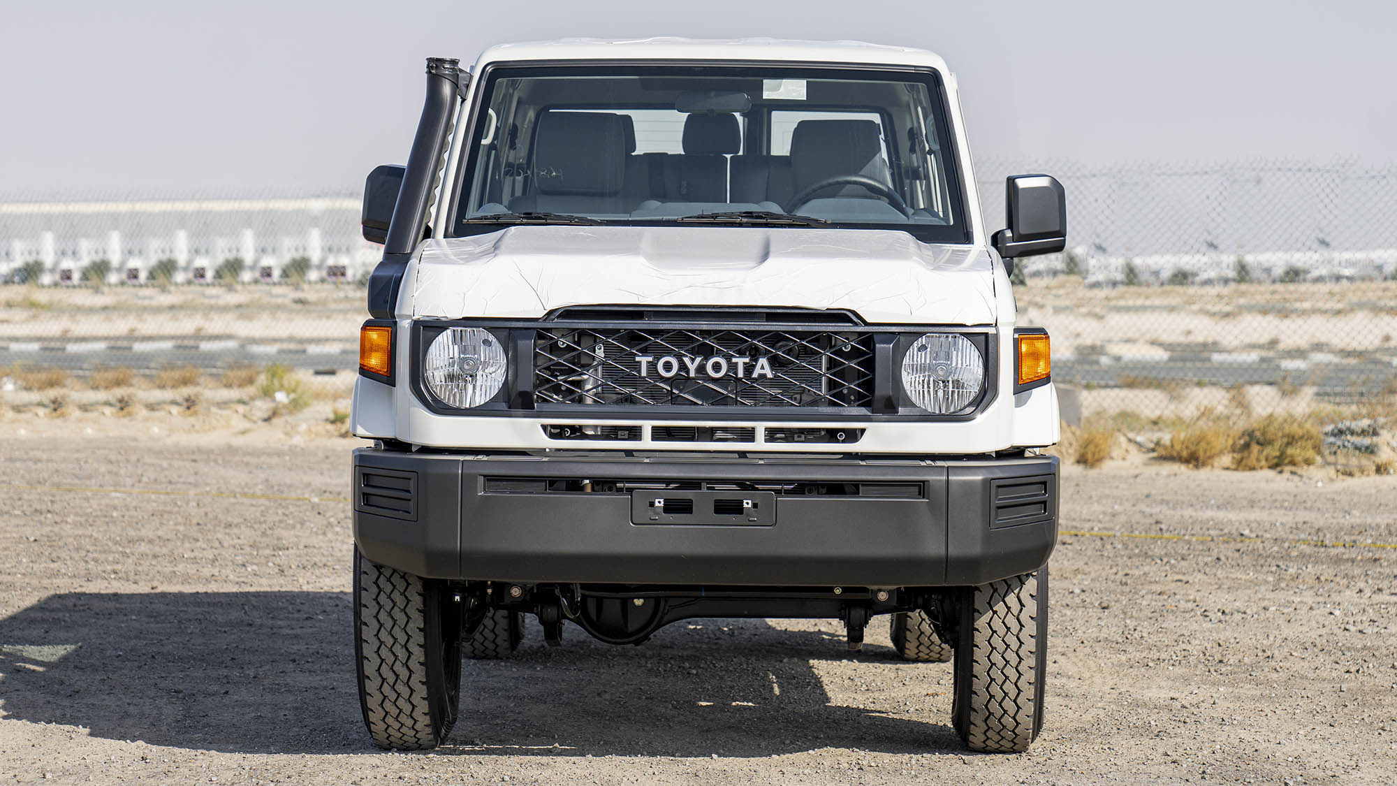 TOYOTA LAND CRUISER LC76 4.2D MT