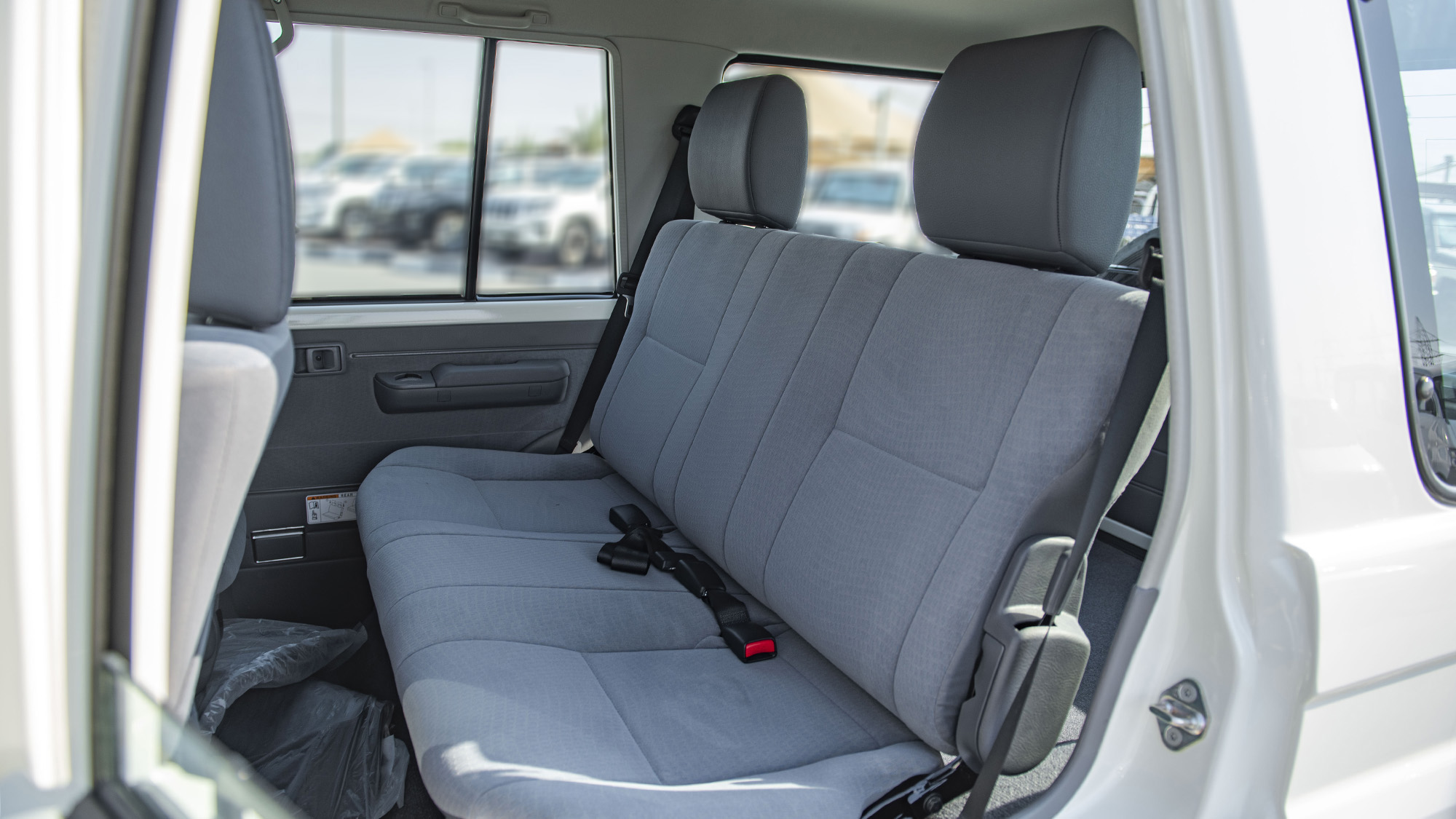 TOYOTA LAND CRUISER LC76 4.5D MT