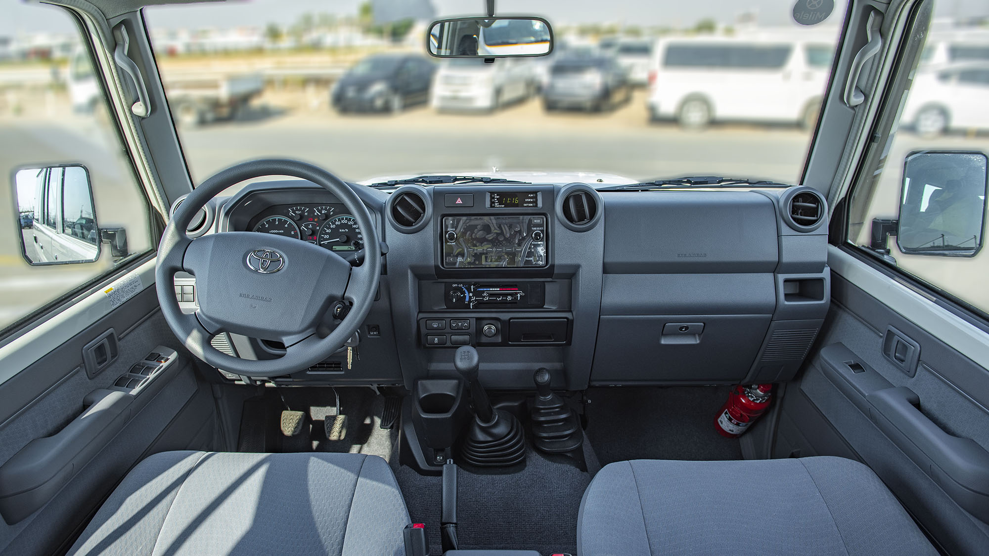 TOYOTA LAND CRUISER LC76 4.5D MT