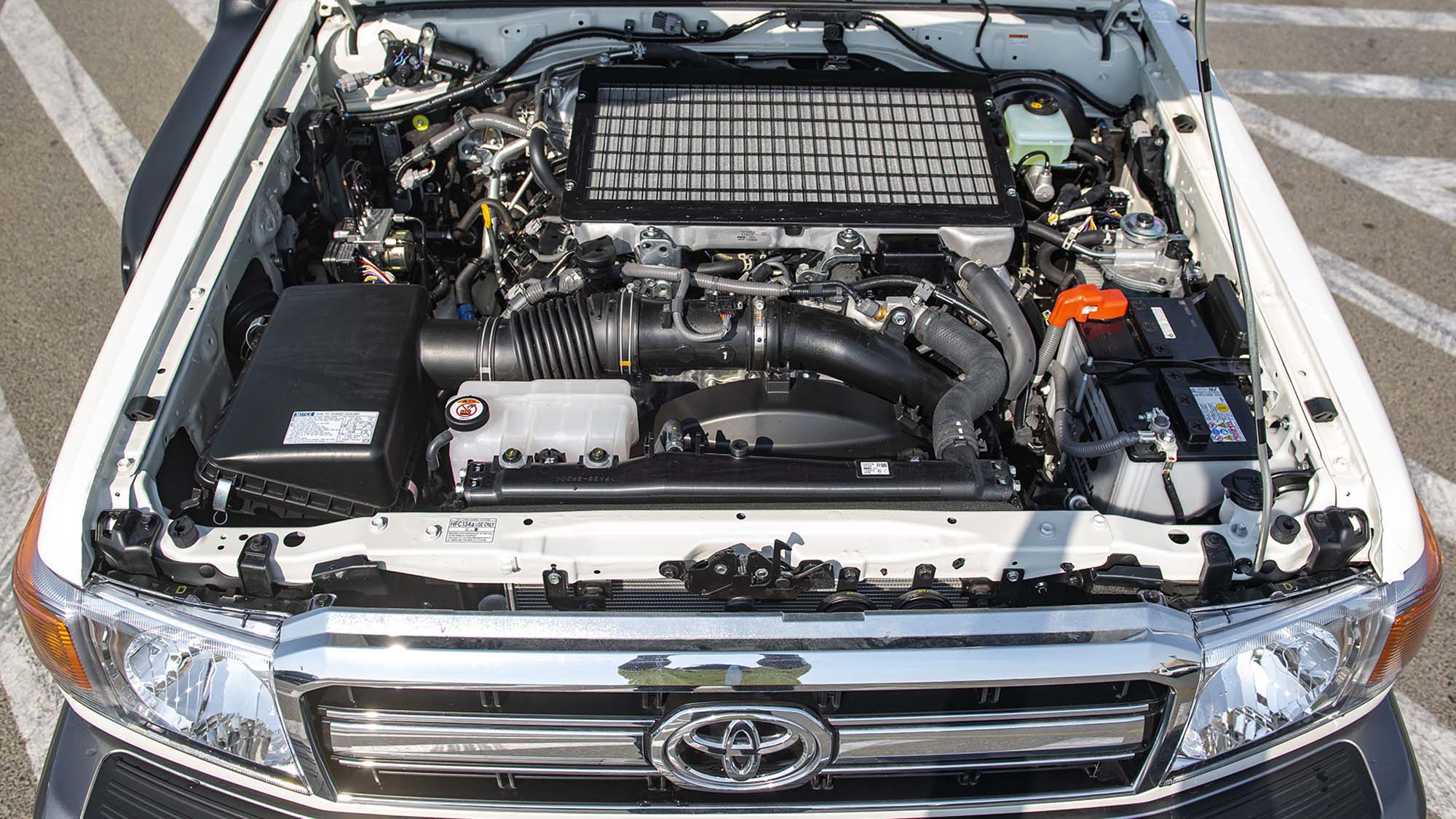 TOYOTA LAND CRUISER LC76 4.5D MT