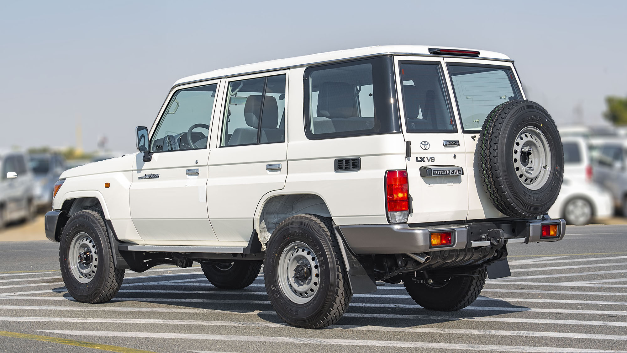 TOYOTA LAND CRUISER LC76 4.5D MT