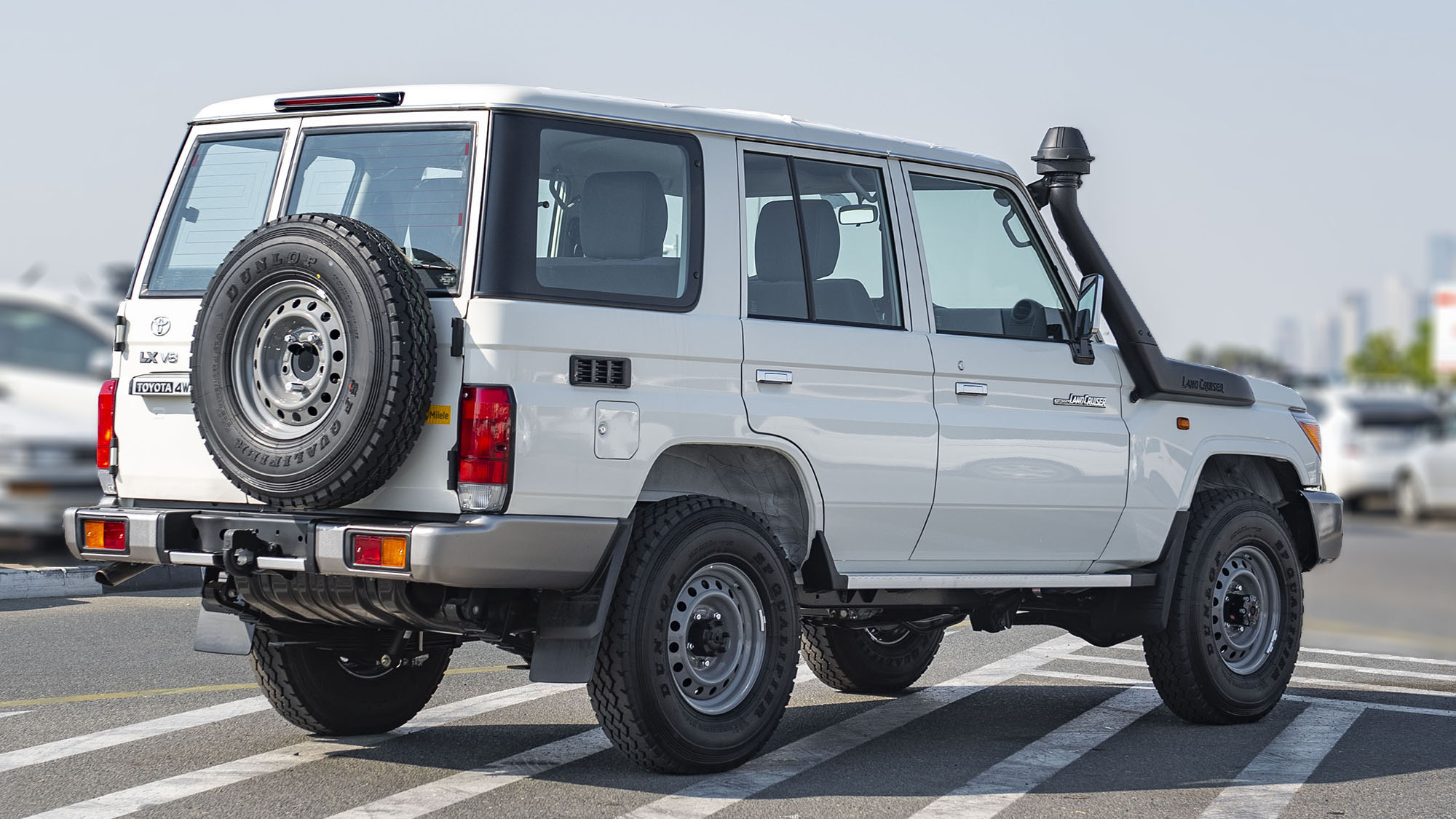 TOYOTA LAND CRUISER LC76 4.5D MT