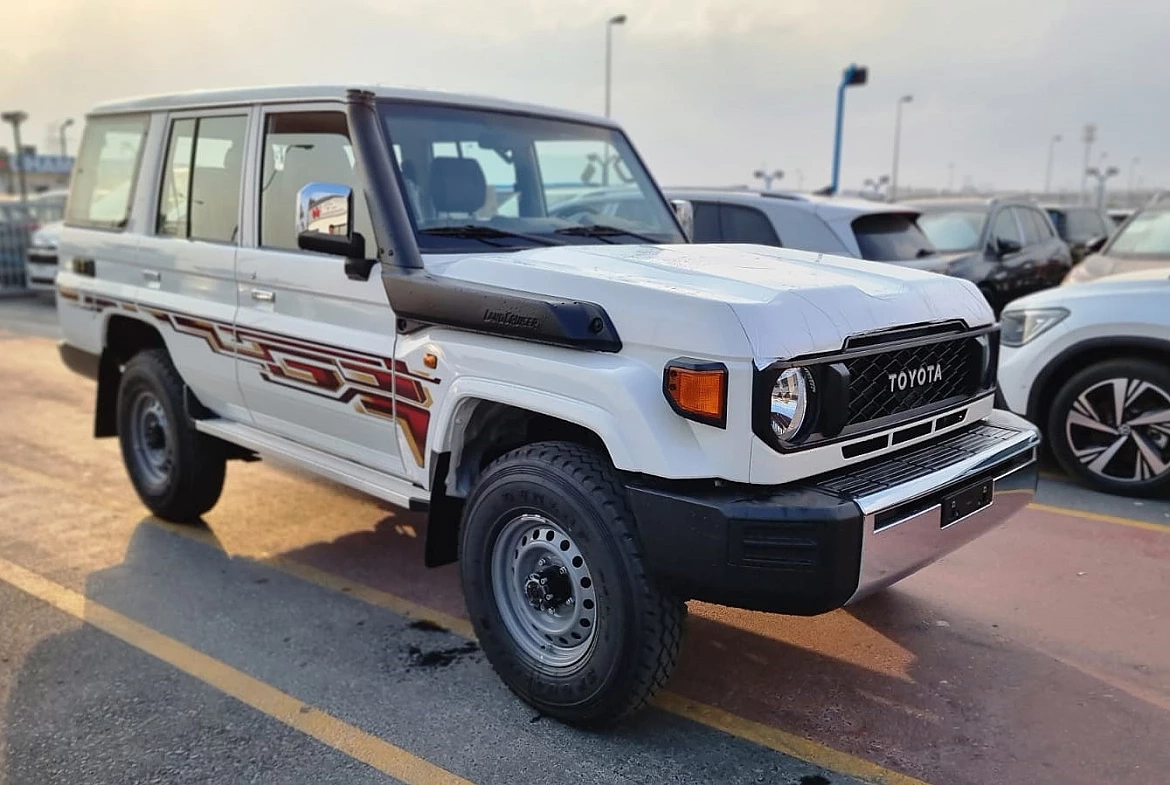 TOYOTA LAND CRUISER LC76 HARD TOP 4.5L DIESEL