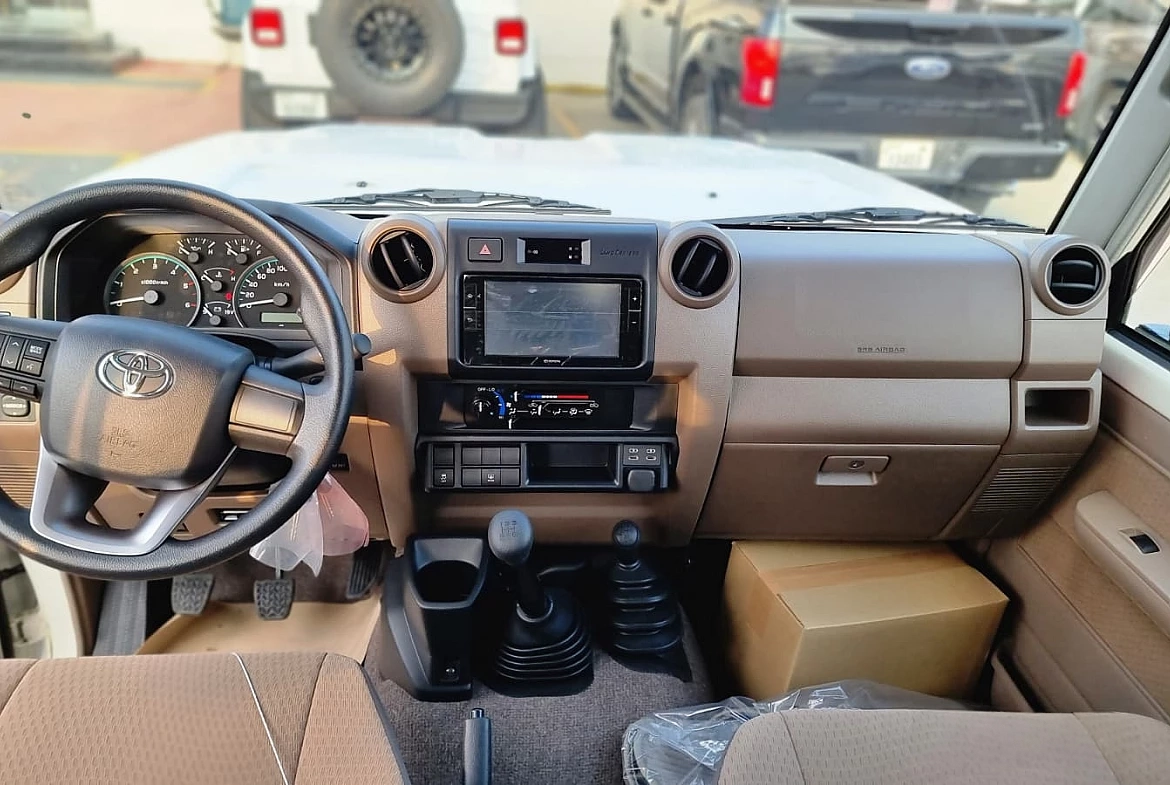 TOYOTA LAND CRUISER LC76 HARD TOP 4.5L DIESEL