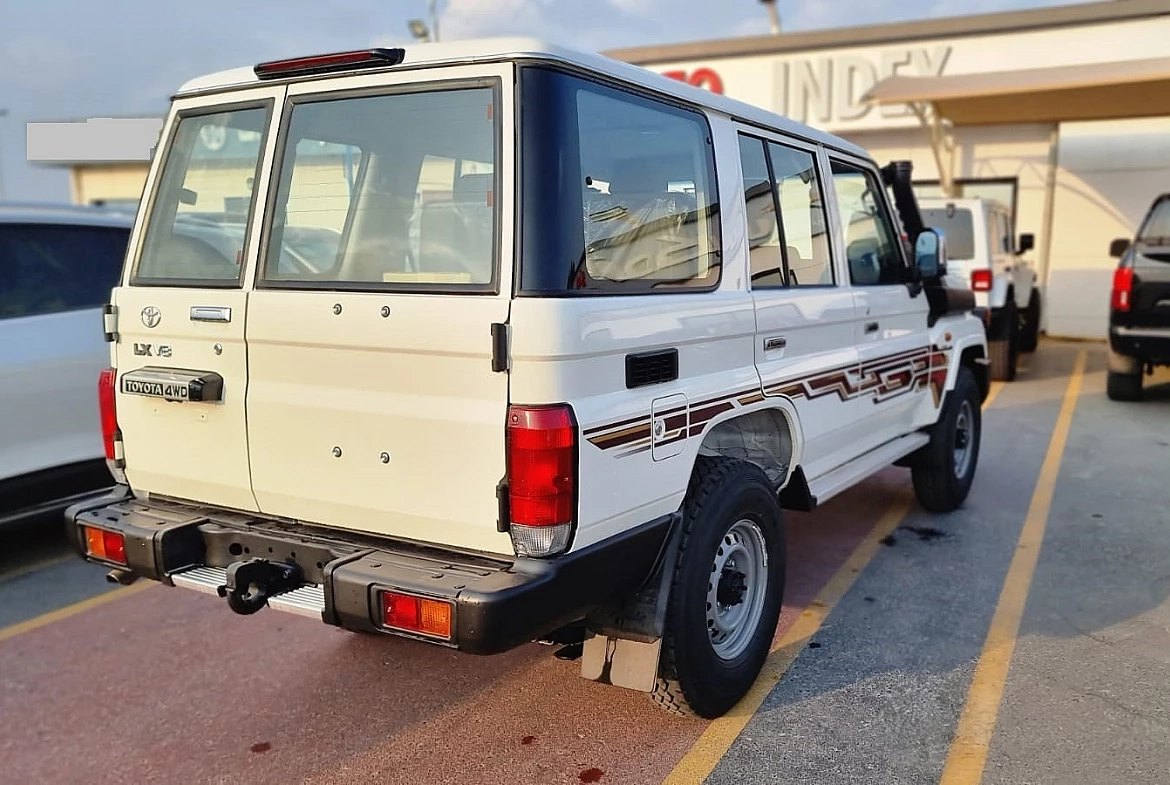 TOYOTA LAND CRUISER LC76 HARD TOP 4.5L DIESEL