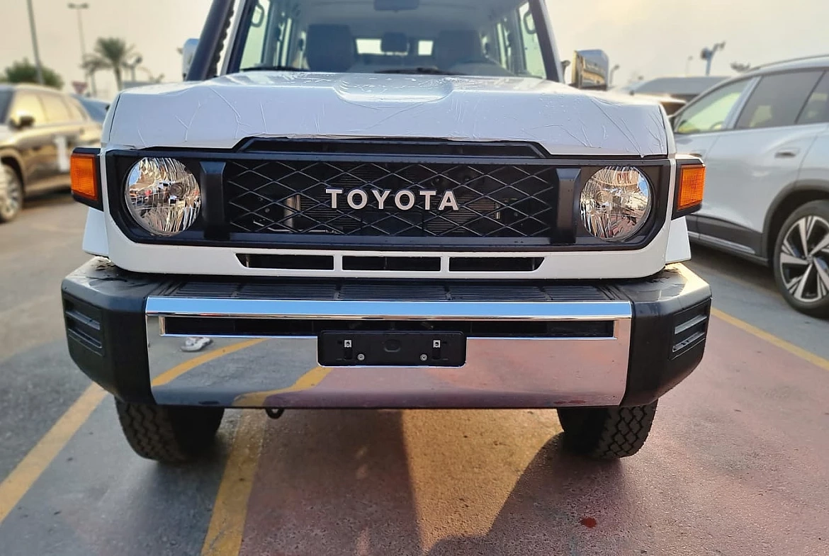 TOYOTA LAND CRUISER LC76 HARD TOP 4.5L DIESEL