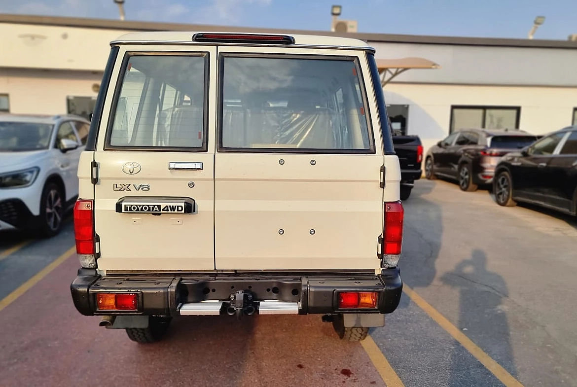 TOYOTA LAND CRUISER LC76 HARD TOP 4.5L DIESEL