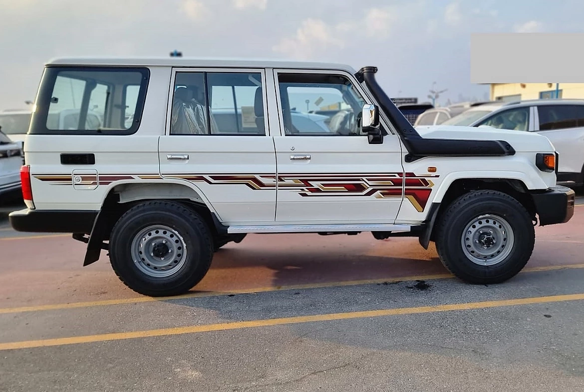 TOYOTA LAND CRUISER LC76 HARD TOP 4.5L DIESEL