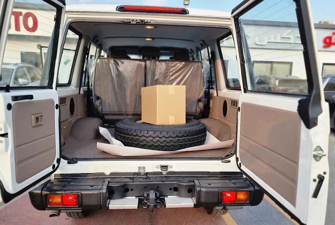 TOYOTA LAND CRUISER LC76 HARD TOP 4.5L DIESEL