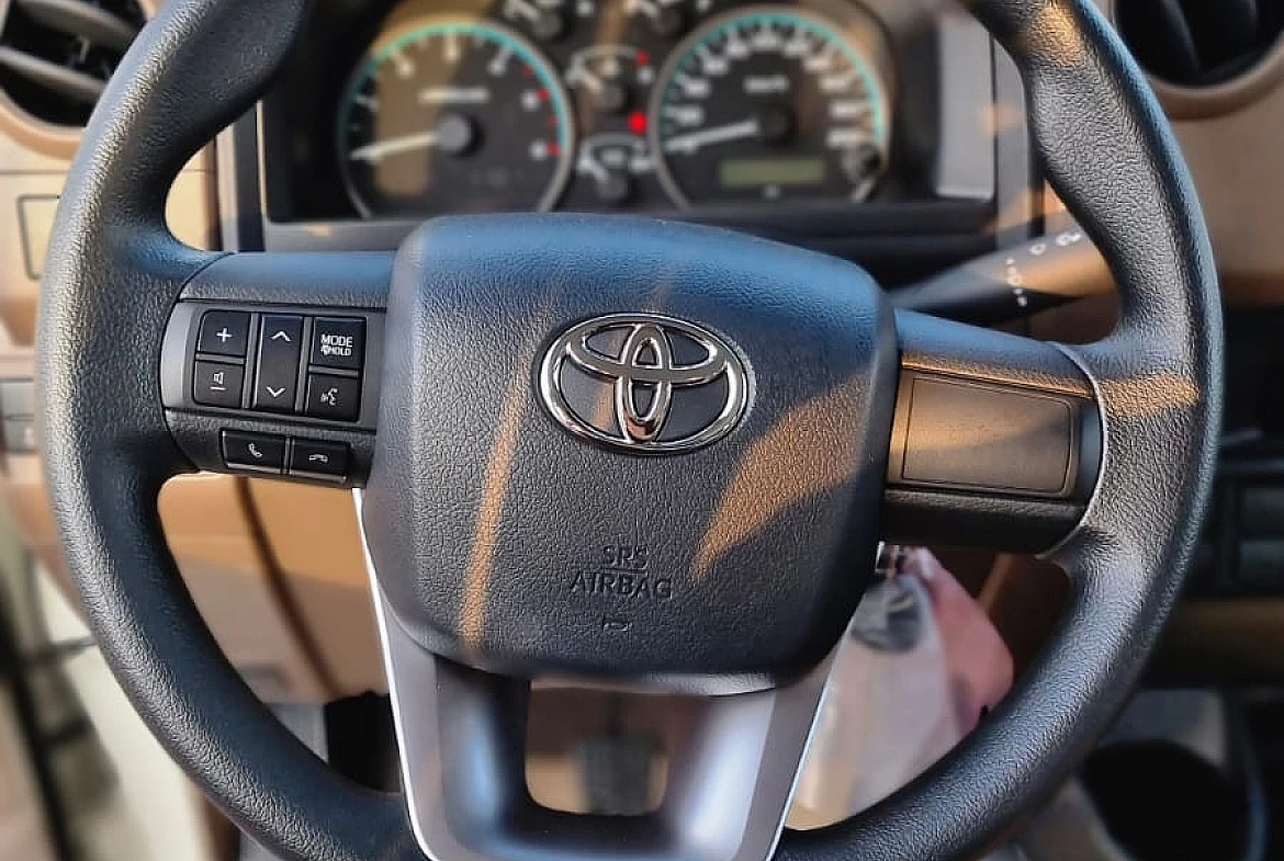 TOYOTA LAND CRUISER LC76 HARD TOP 4.5L DIESEL