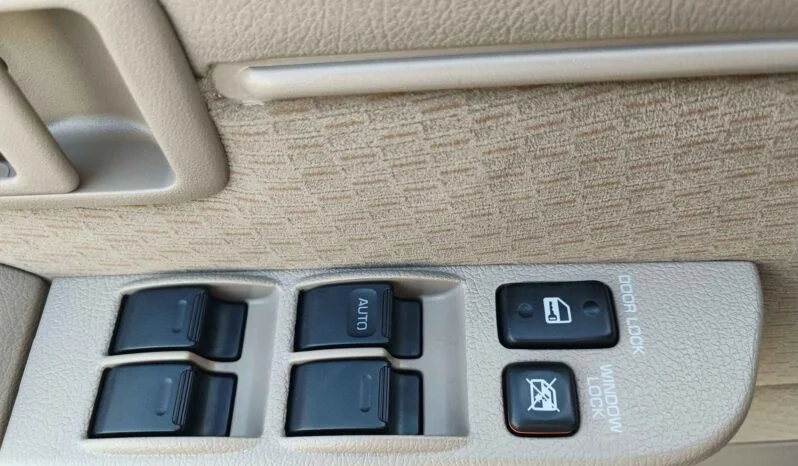 TOYOTA LAND CRUISER LC76 HARDTOP DIESEL BEIGE
