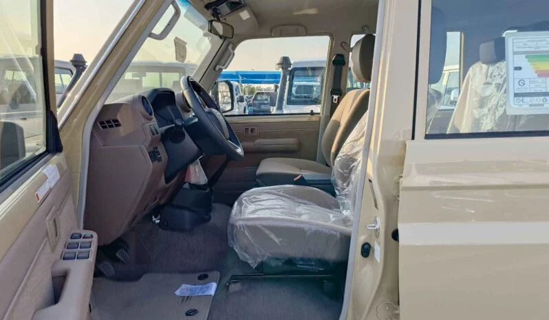 TOYOTA LAND CRUISER LC76 HARDTOP DIESEL BEIGE
