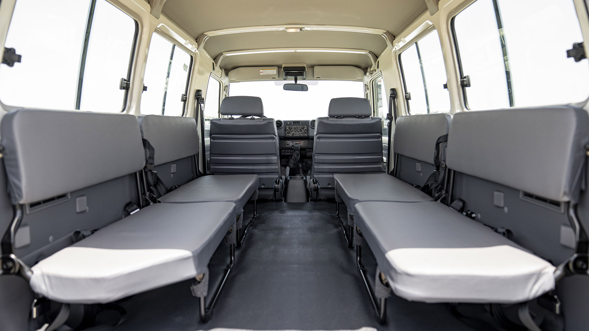 TOYOTA LAND CRUISER LC78 2.8D AT