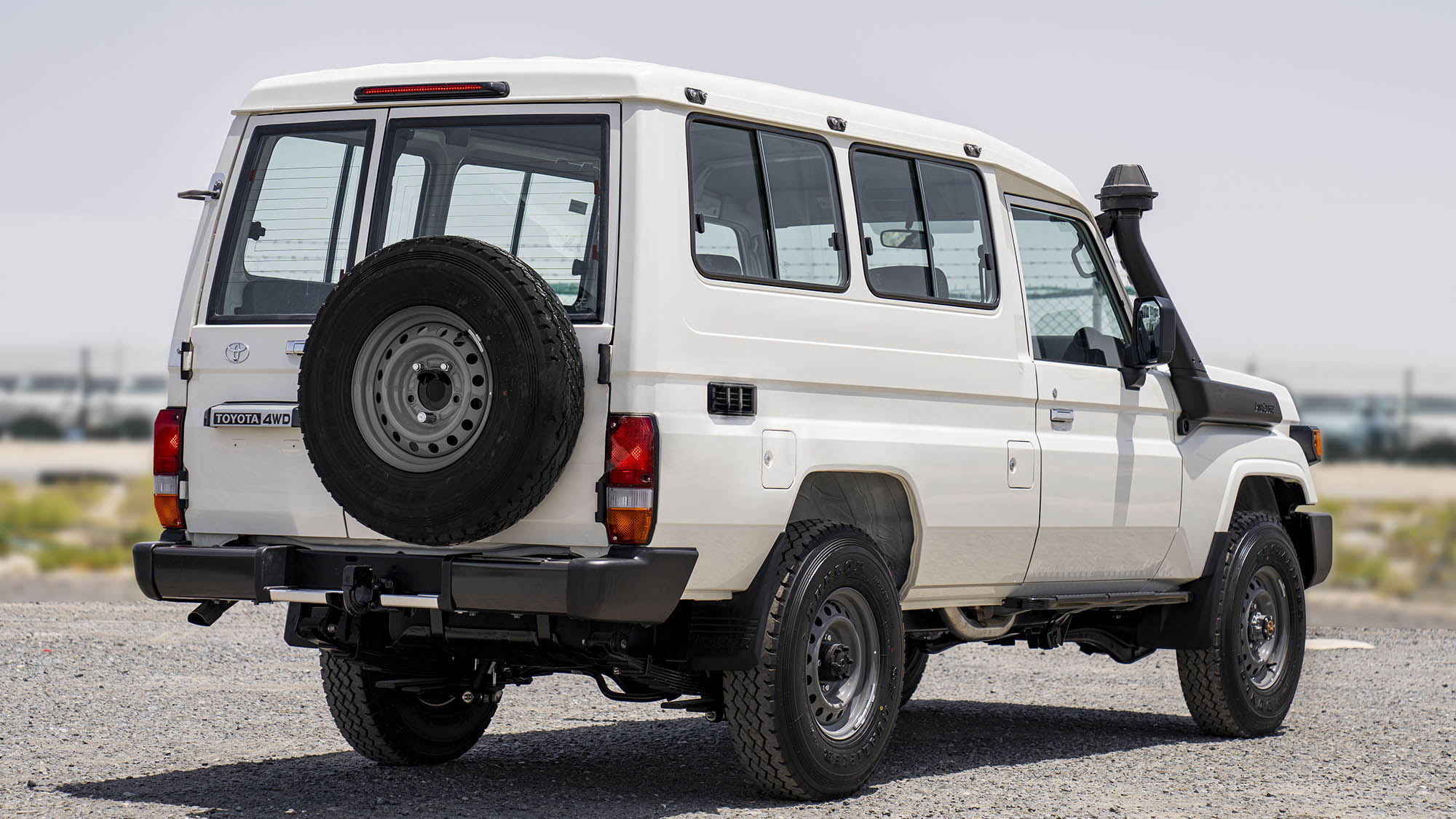 TOYOTA LAND CRUISER LC78 2.8D AT