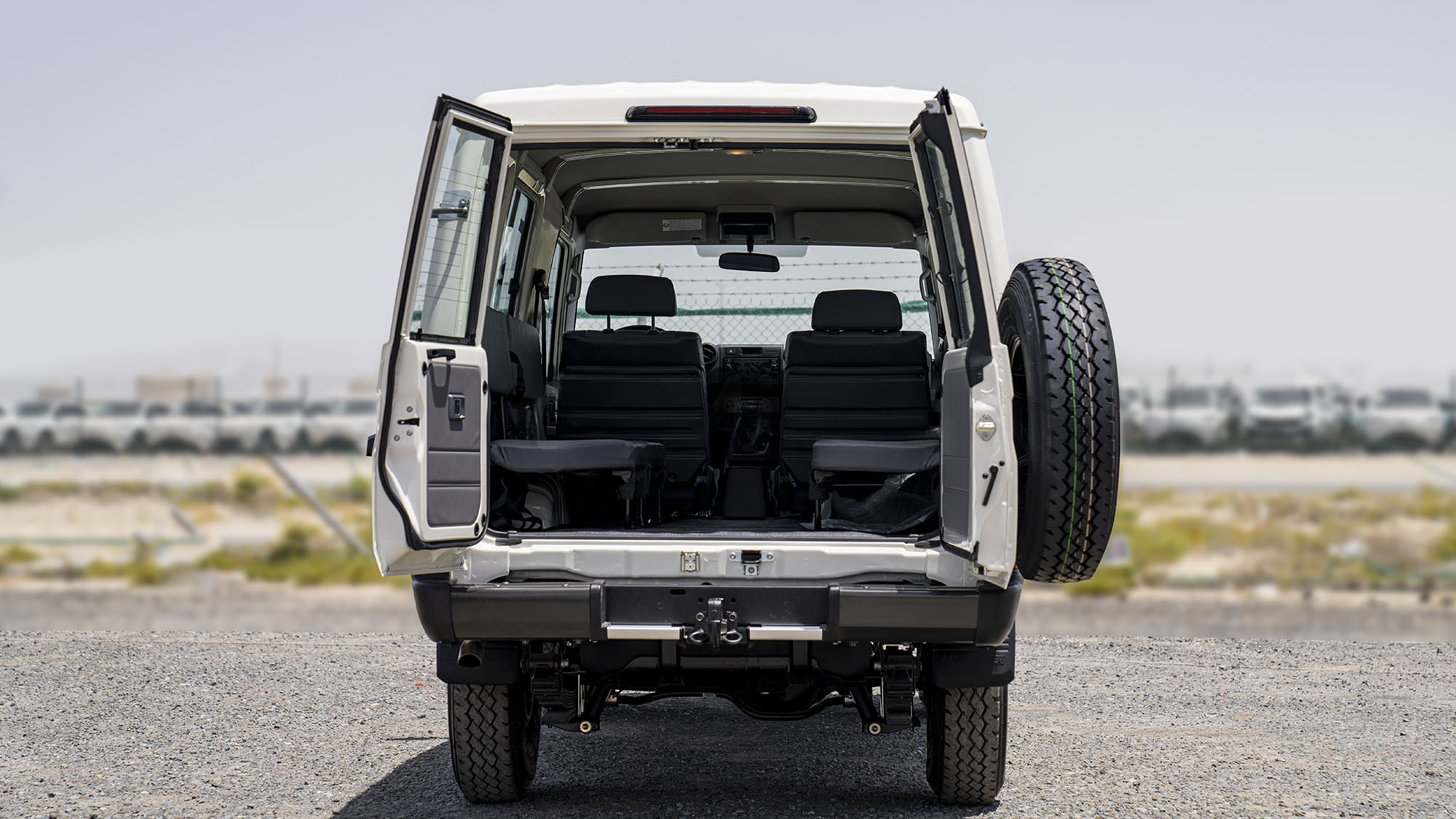 TOYOTA LAND CRUISER LC78 2.8D AT