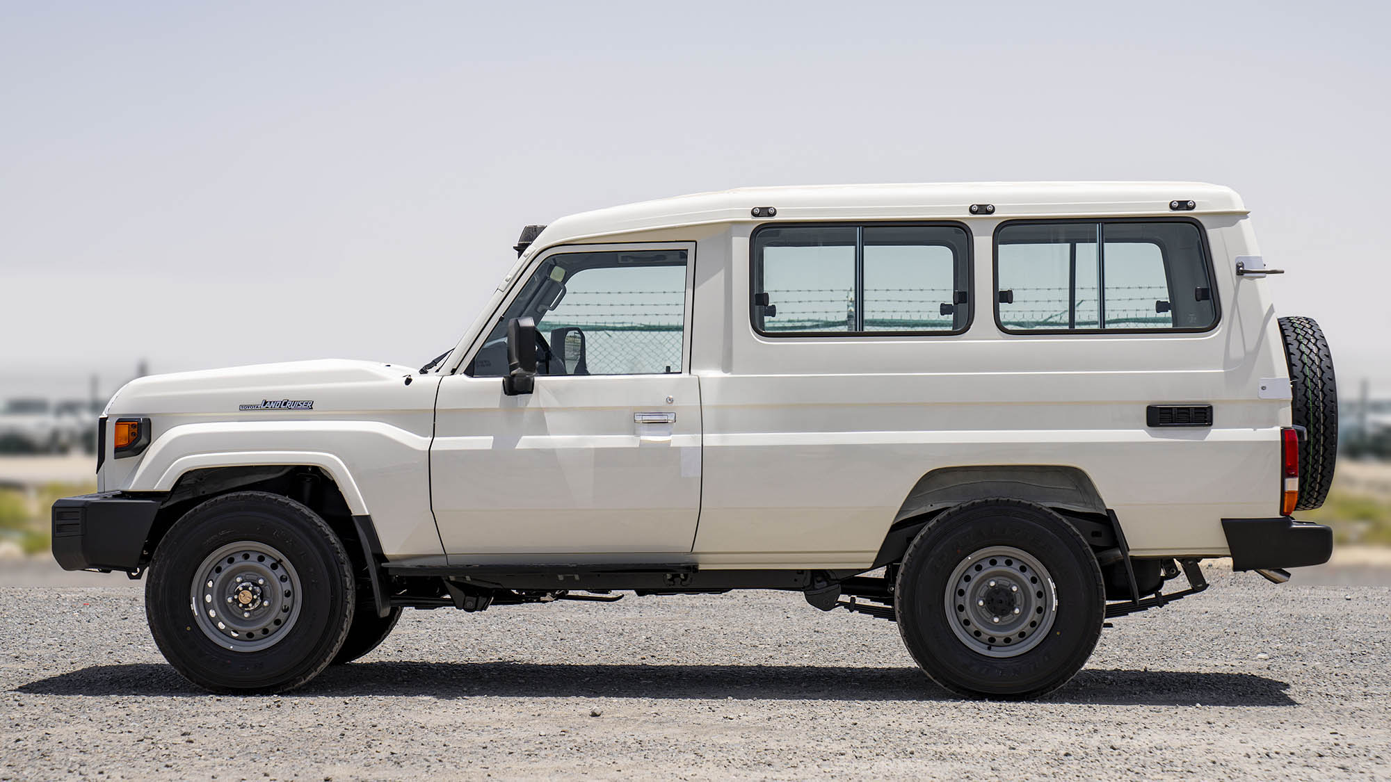 TOYOTA LAND CRUISER LC78 2.8D AT