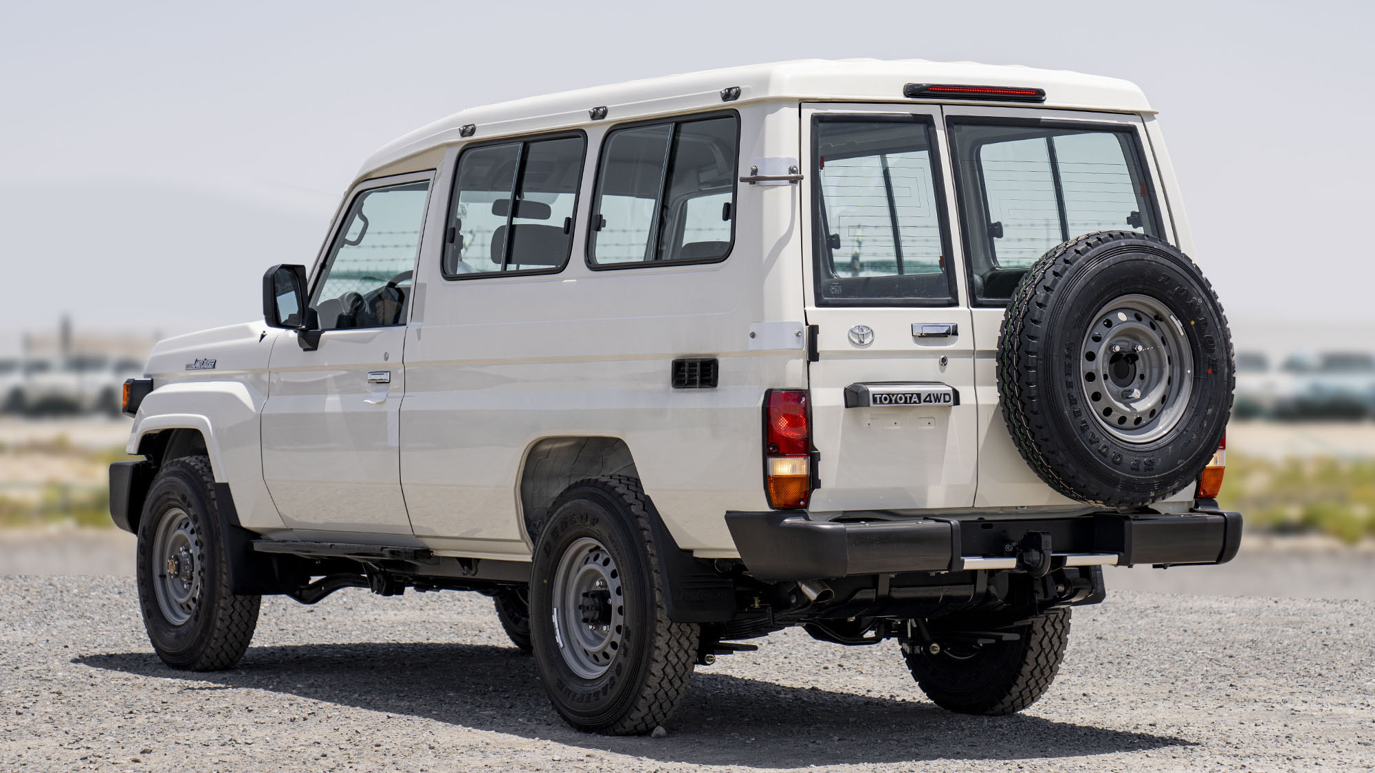 TOYOTA LAND CRUISER LC78 2.8D AT