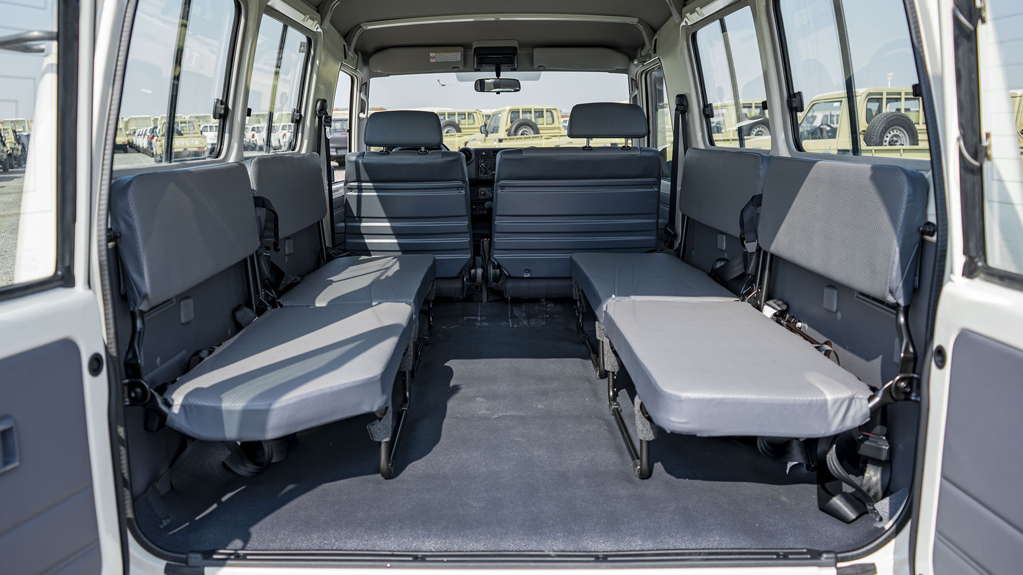 TOYOTA LAND CRUISER LC78 4.2D _ WHITE