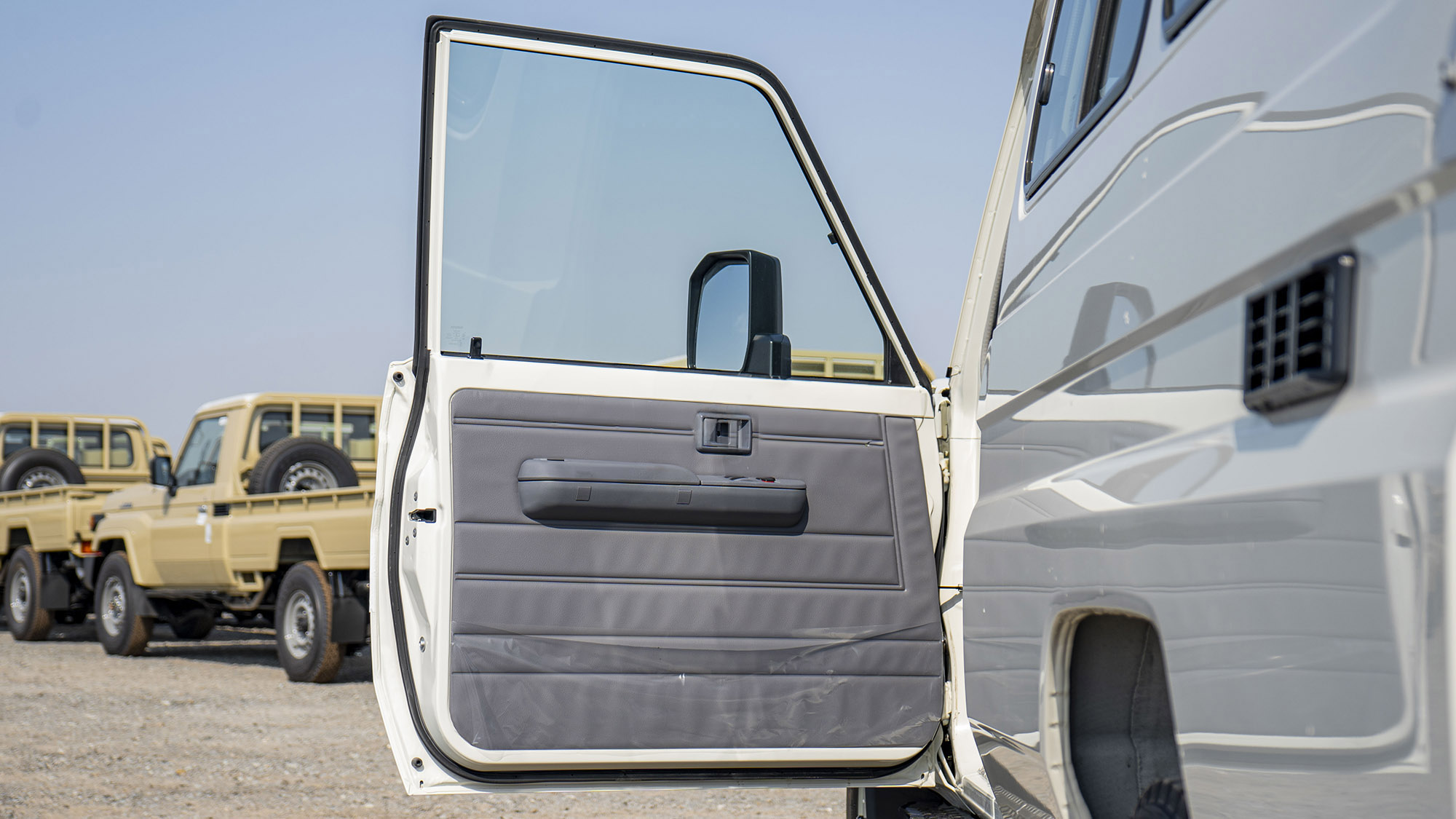 TOYOTA LAND CRUISER LC78 4.2D _ WHITE