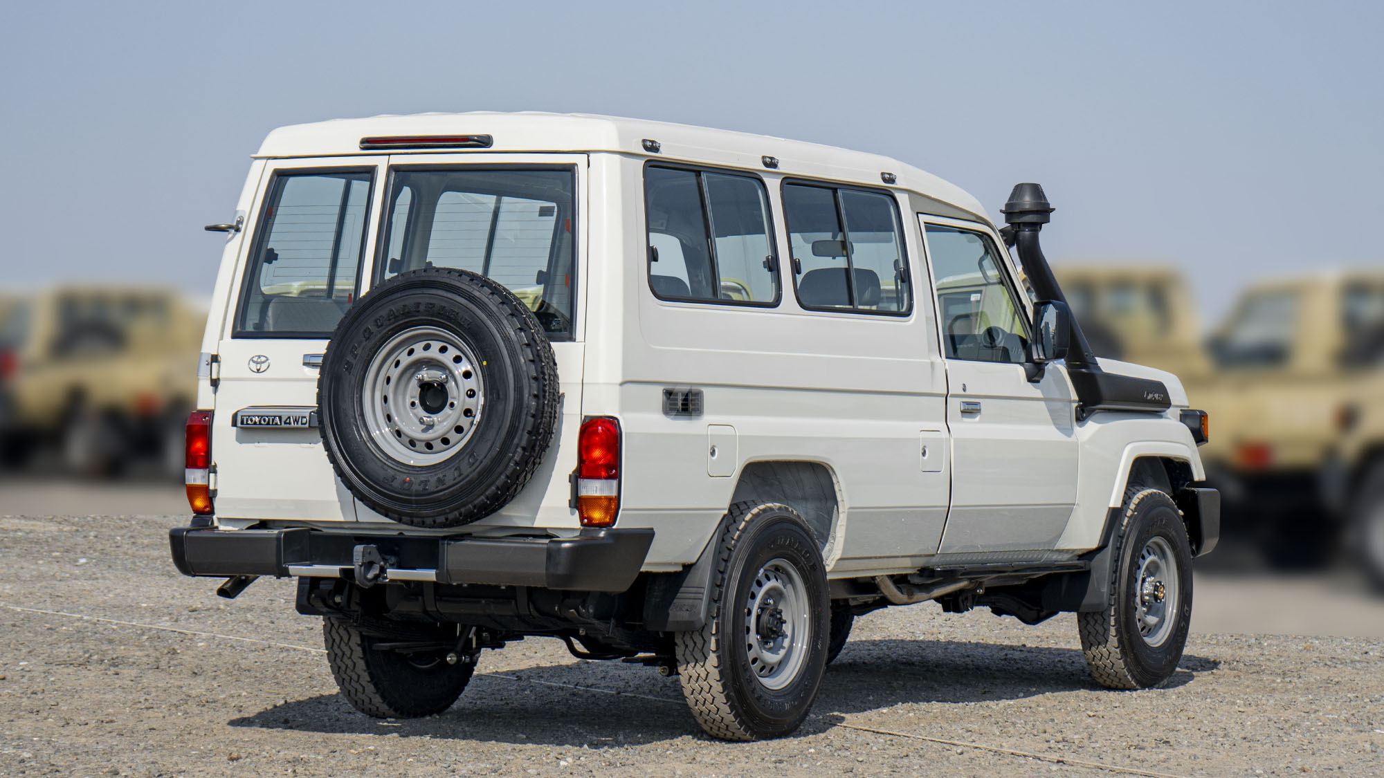 TOYOTA LAND CRUISER LC78 4.2D _ WHITE