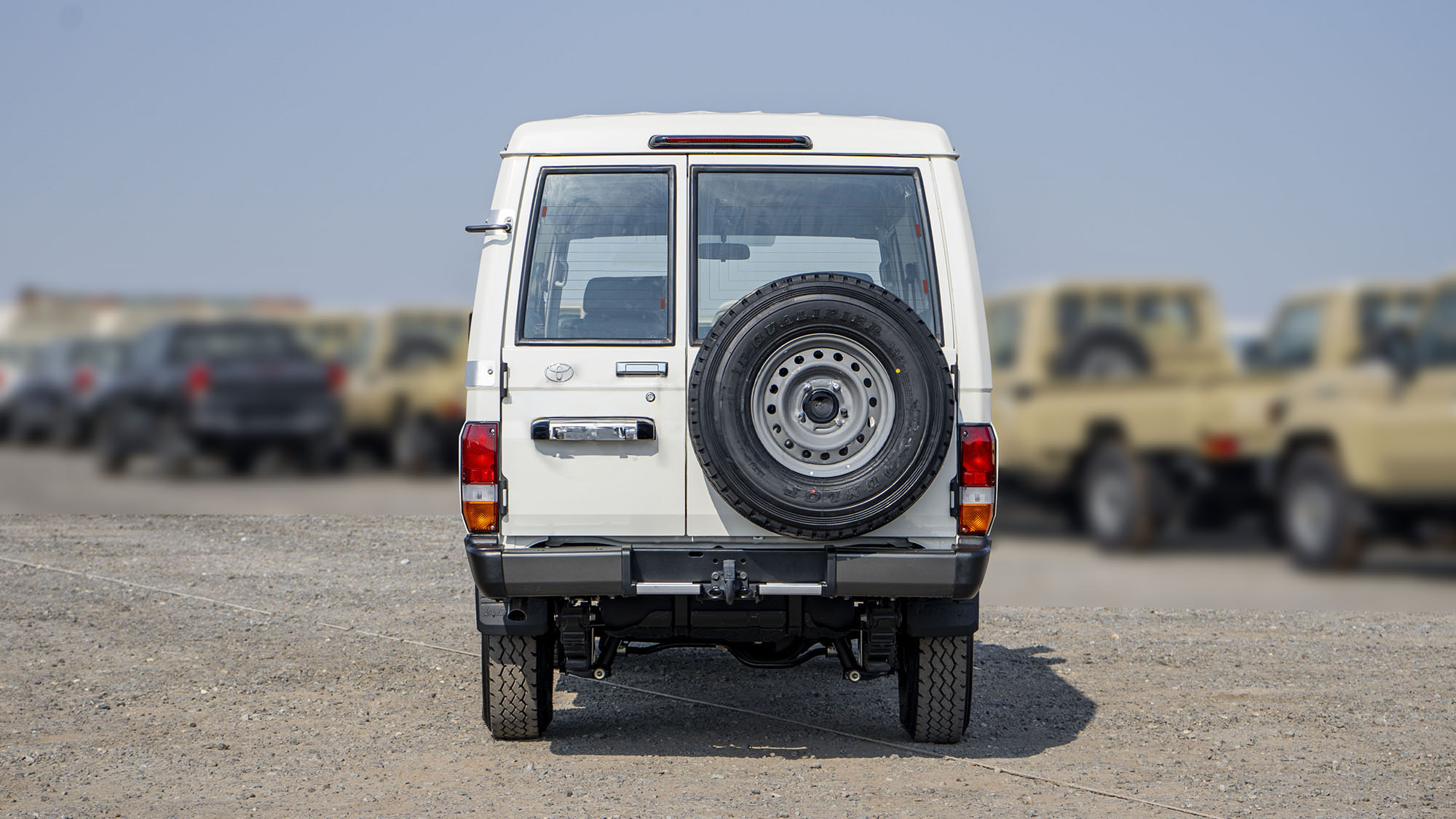 TOYOTA LAND CRUISER LC78 4.2D _ WHITE