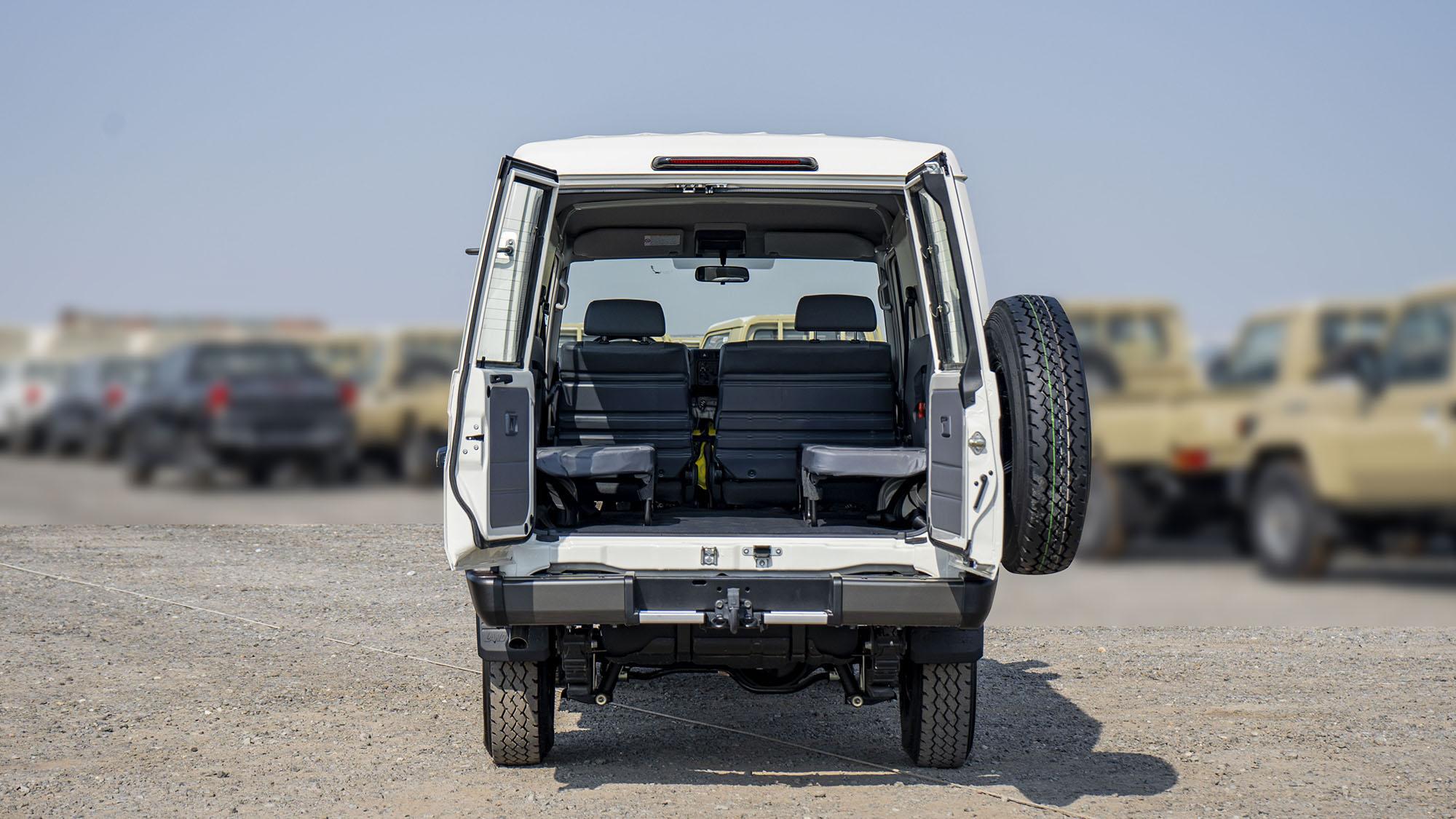 TOYOTA LAND CRUISER LC78 4.2D _ WHITE