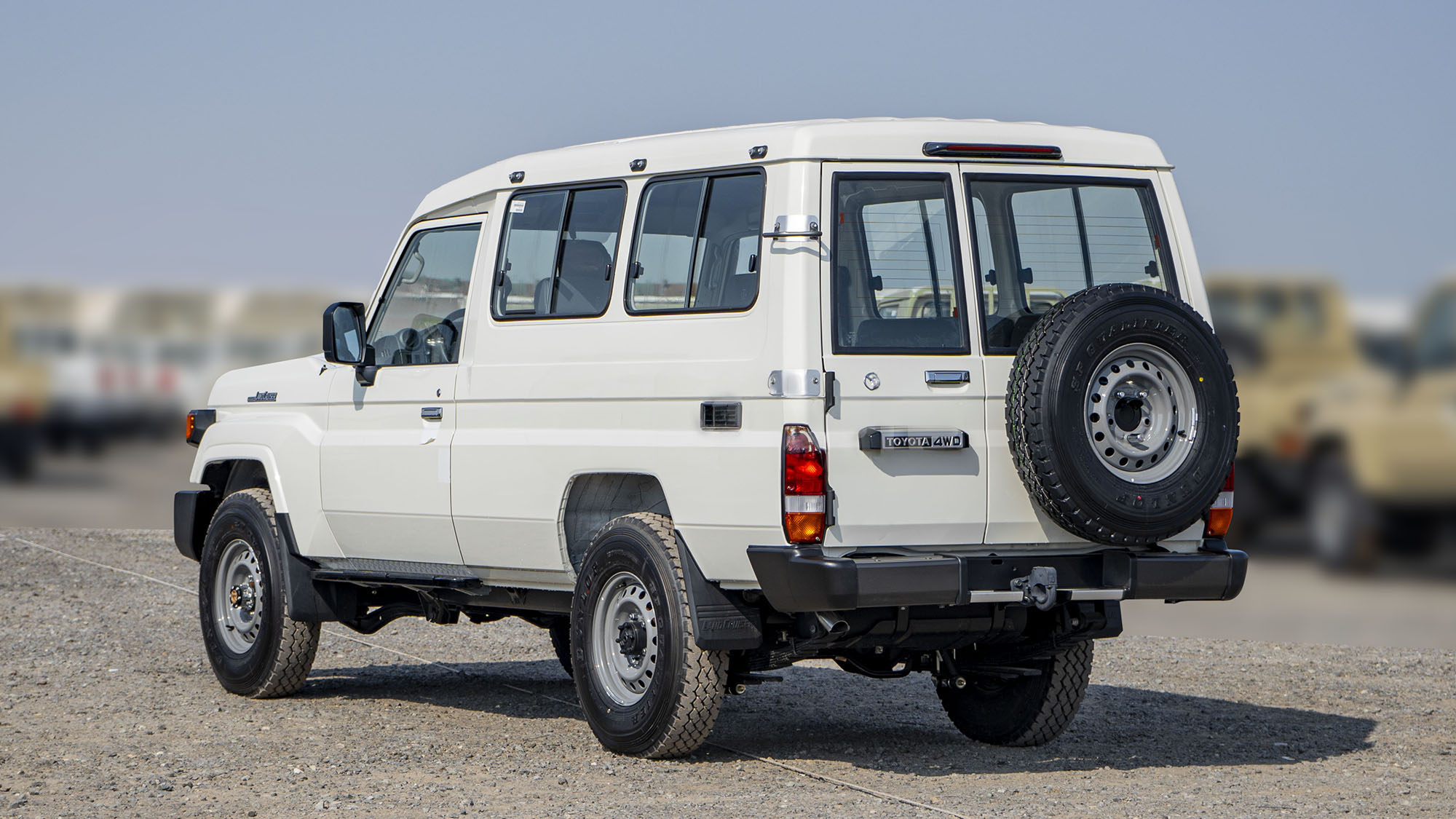 TOYOTA LAND CRUISER LC78 4.2D _ WHITE
