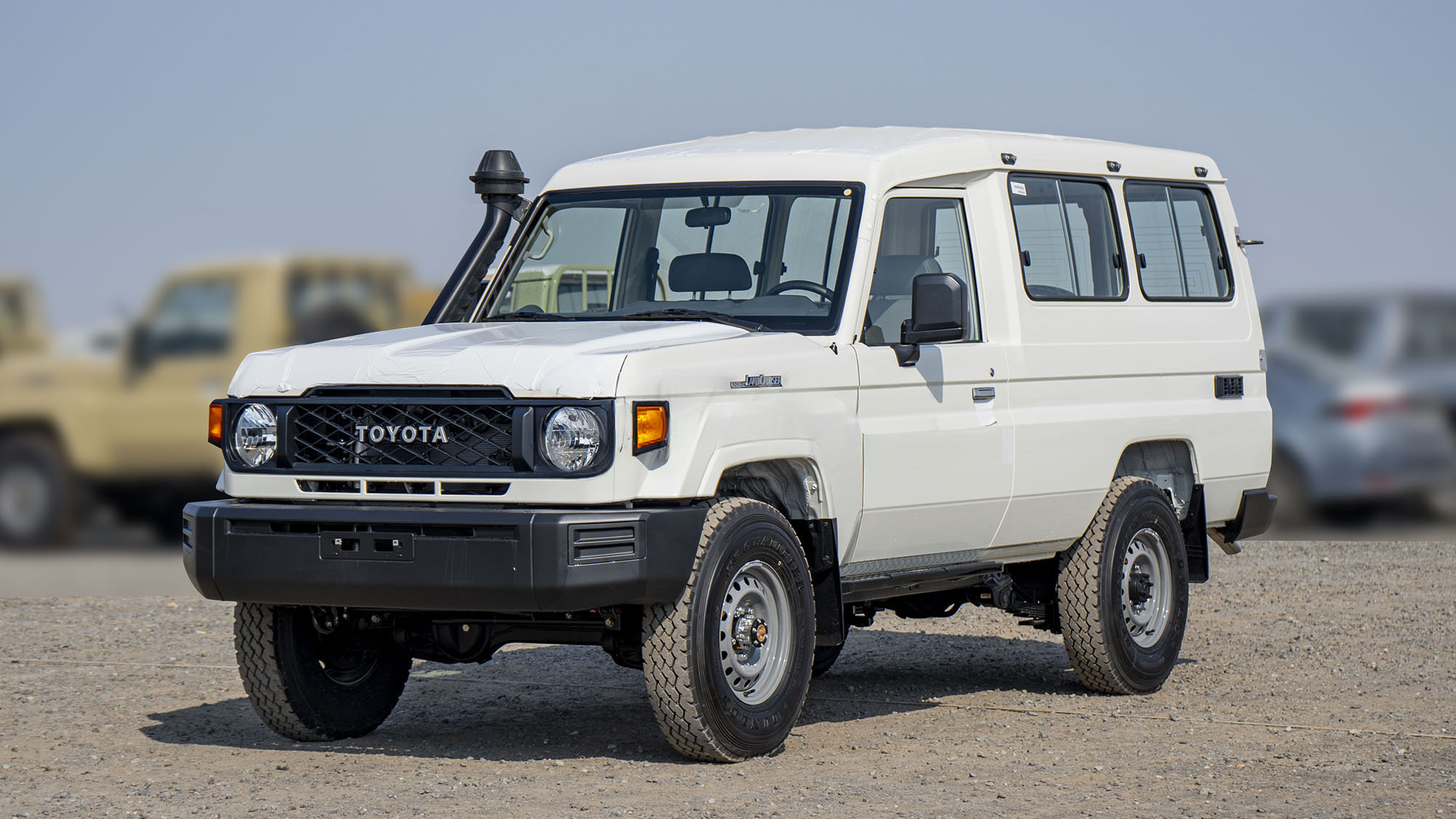 TOYOTA LAND CRUISER LC78 4.2D _ WHITE
