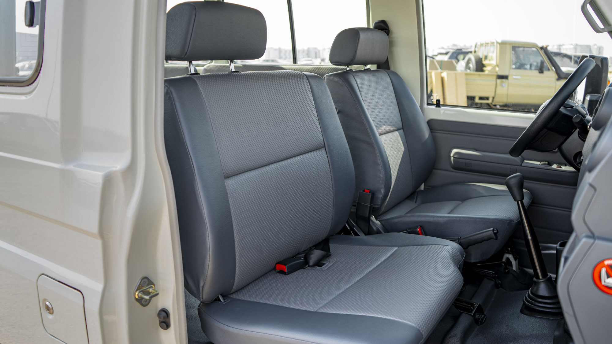 TOYOTA LAND CRUISER LC78 4.2D _ WHITE