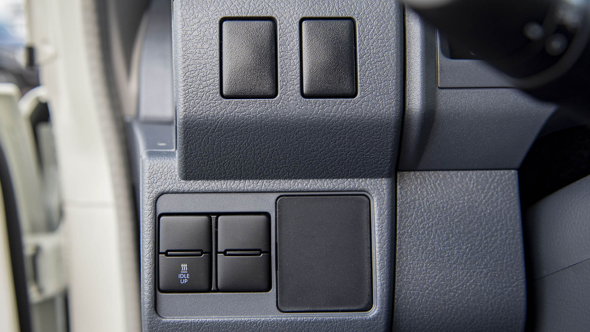 TOYOTA LAND CRUISER LC78 4.5D MT