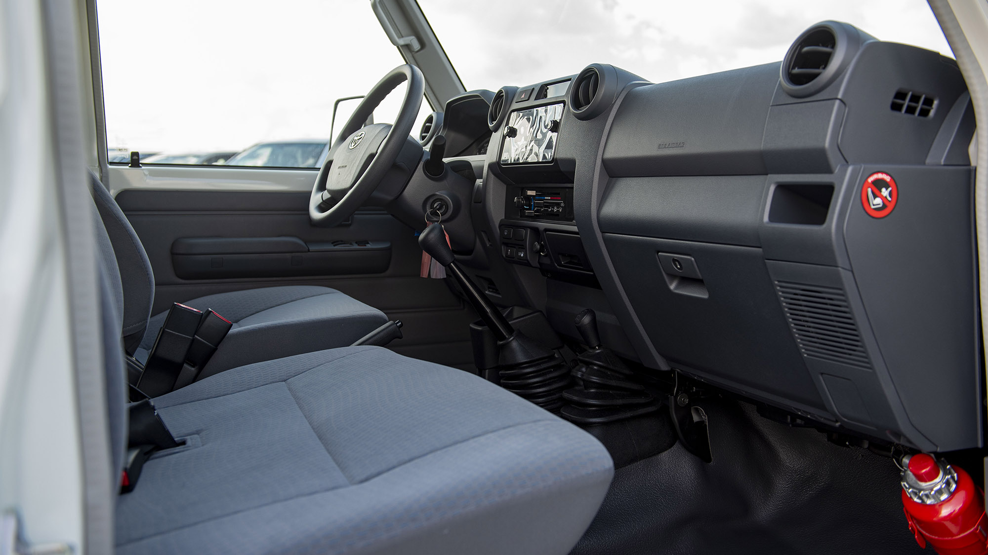 TOYOTA LAND CRUISER LC78 4.5D MT
